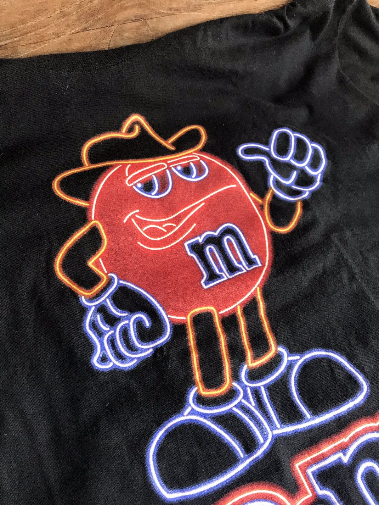 Vintage M&M’s World Las Vegas Cowboy Glow in the dark tshirt Size US M / EU 48-50 / 2 - 4 Thumbnail