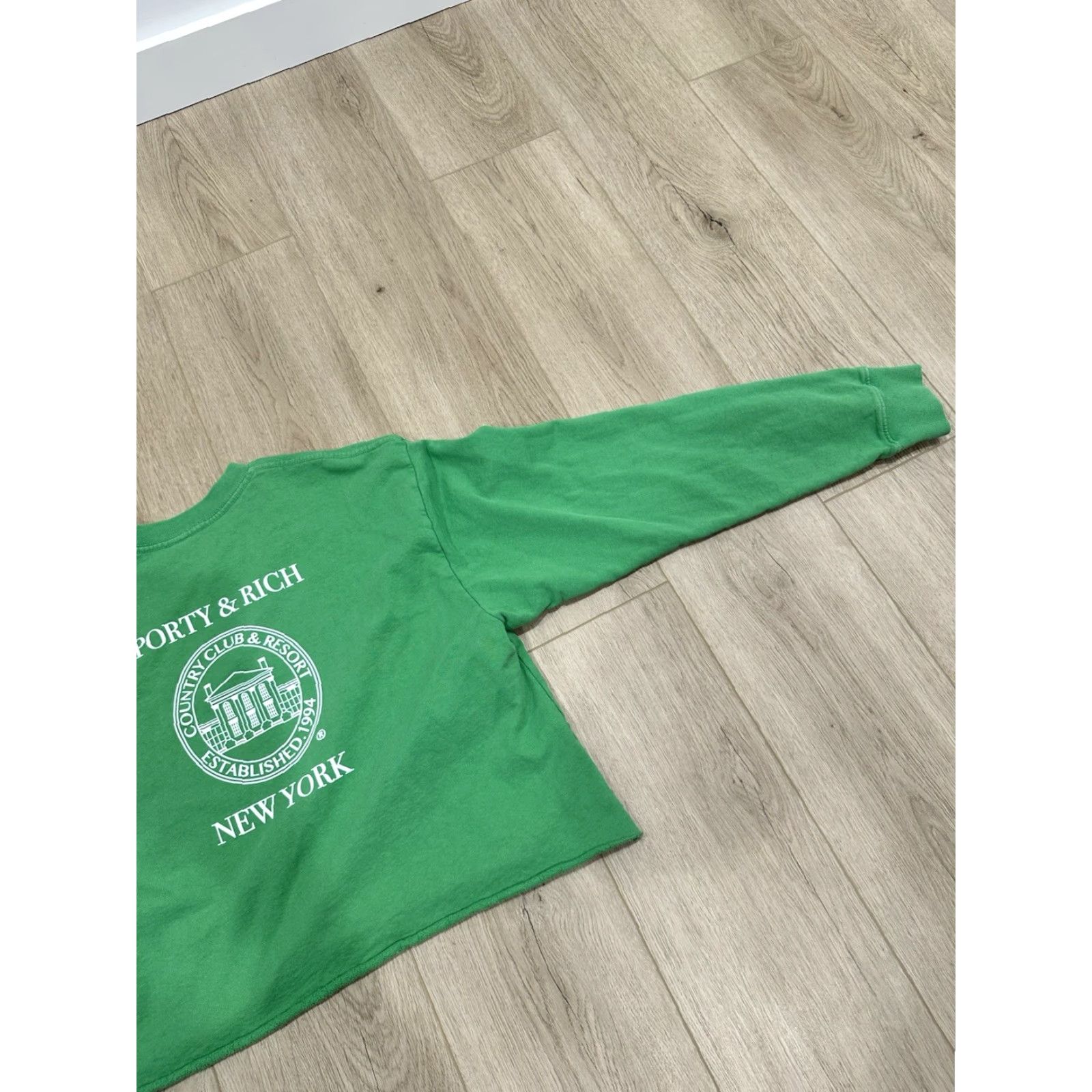 Sporty & Rich SPORTY & RICH Crown New York Cropped Sweatshirt Country Club Medium Made In USA Shirt Women M Green Logo Pullover Cropped All Seasons Oversized Size M / US 6-8 / IT 42-44 - 7 Thumbnail