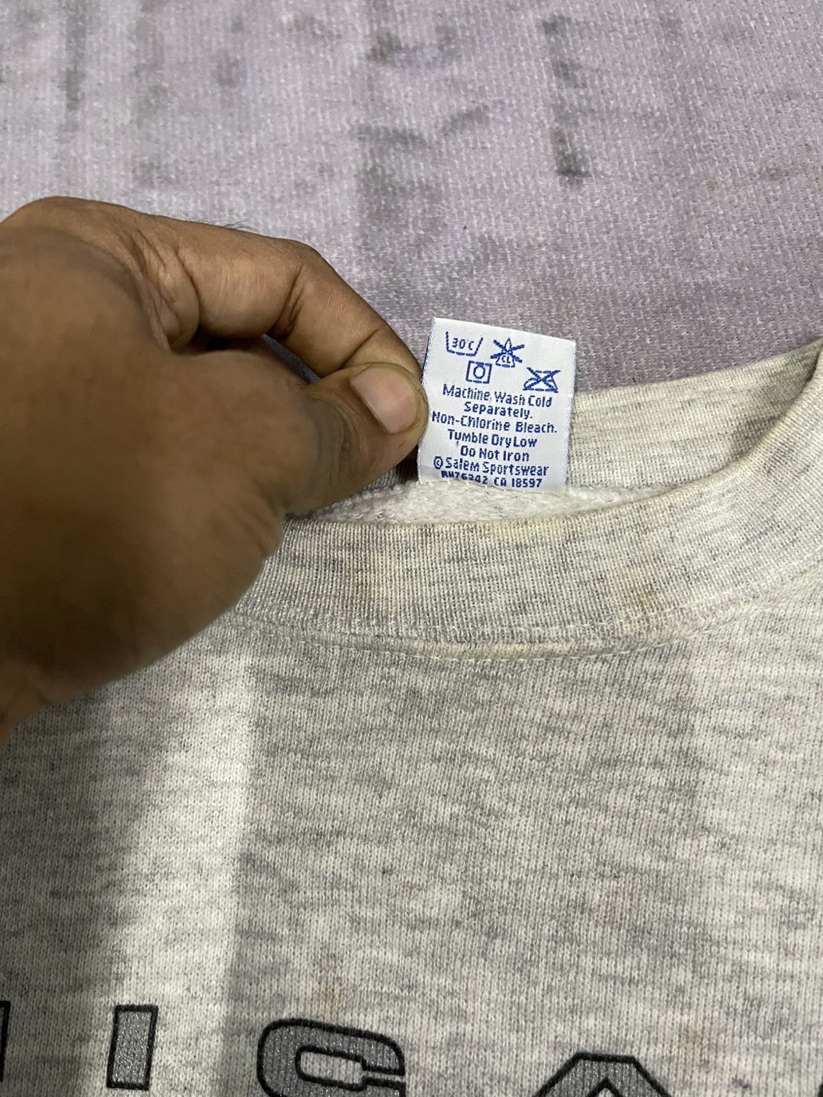 MLB × Salem Sportswear 1992 CHICAGO WHITE SOX CREWNECK ON SALEM TAG SIZE L Size US L / EU 52-54 / 3 - 10 Thumbnail