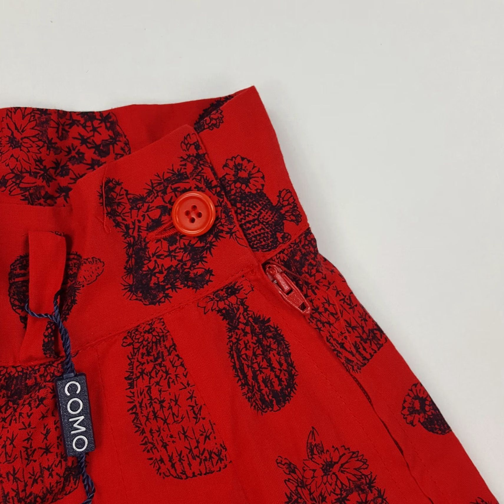 Vintage VINTAGE Como Golf Red Cactus Print Paperbag Shorts Womens Size 4 Outdoor Relaxed Size 27" / US 4 / IT 40 - 3 Thumbnail