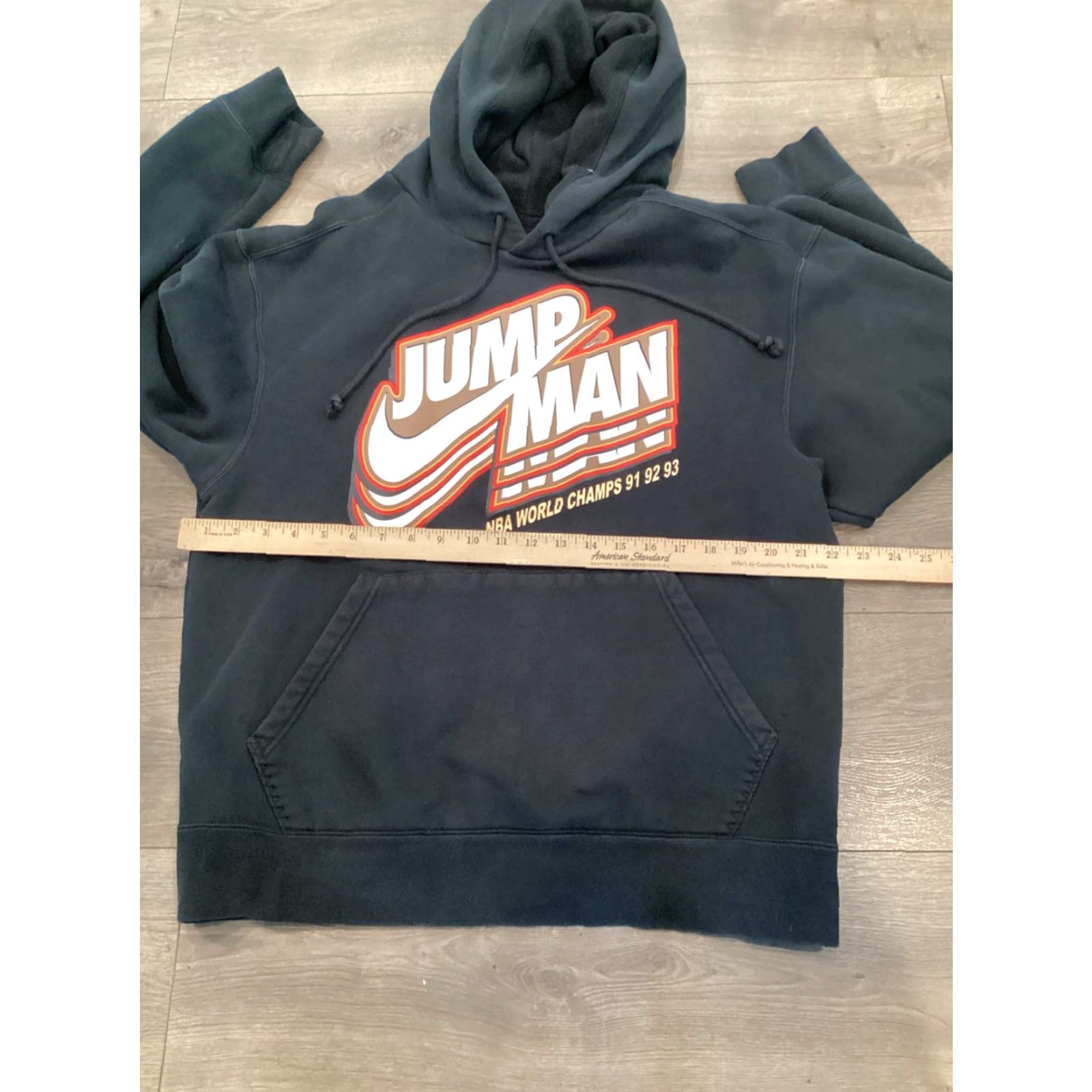Jordan Brand VINTAGE Nike Air Jordan Jumpman Retro Hoodie Mens NBA Champs 91 92 93 Black L Graphic Print Cap/Logo Pullover Hooded Sweatshirt Mens Size US L / EU 52-54 / 3 - 5 Thumbnail