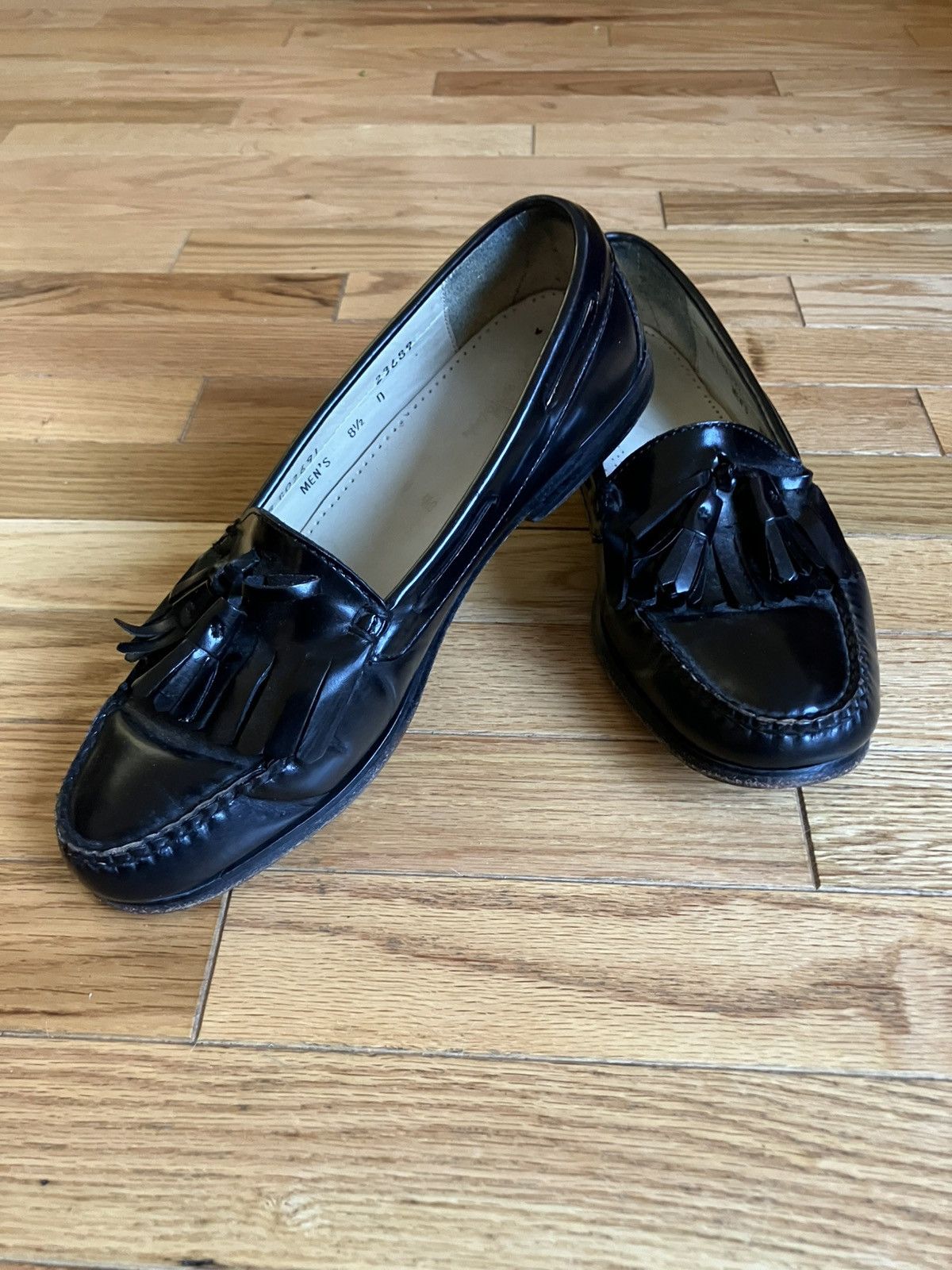 Cole Haan Men’s Coke Haan Black Tasseled Loafers sz 8 1/2 D Size US 8.5 / EU 41-42 - 2 Thumbnail