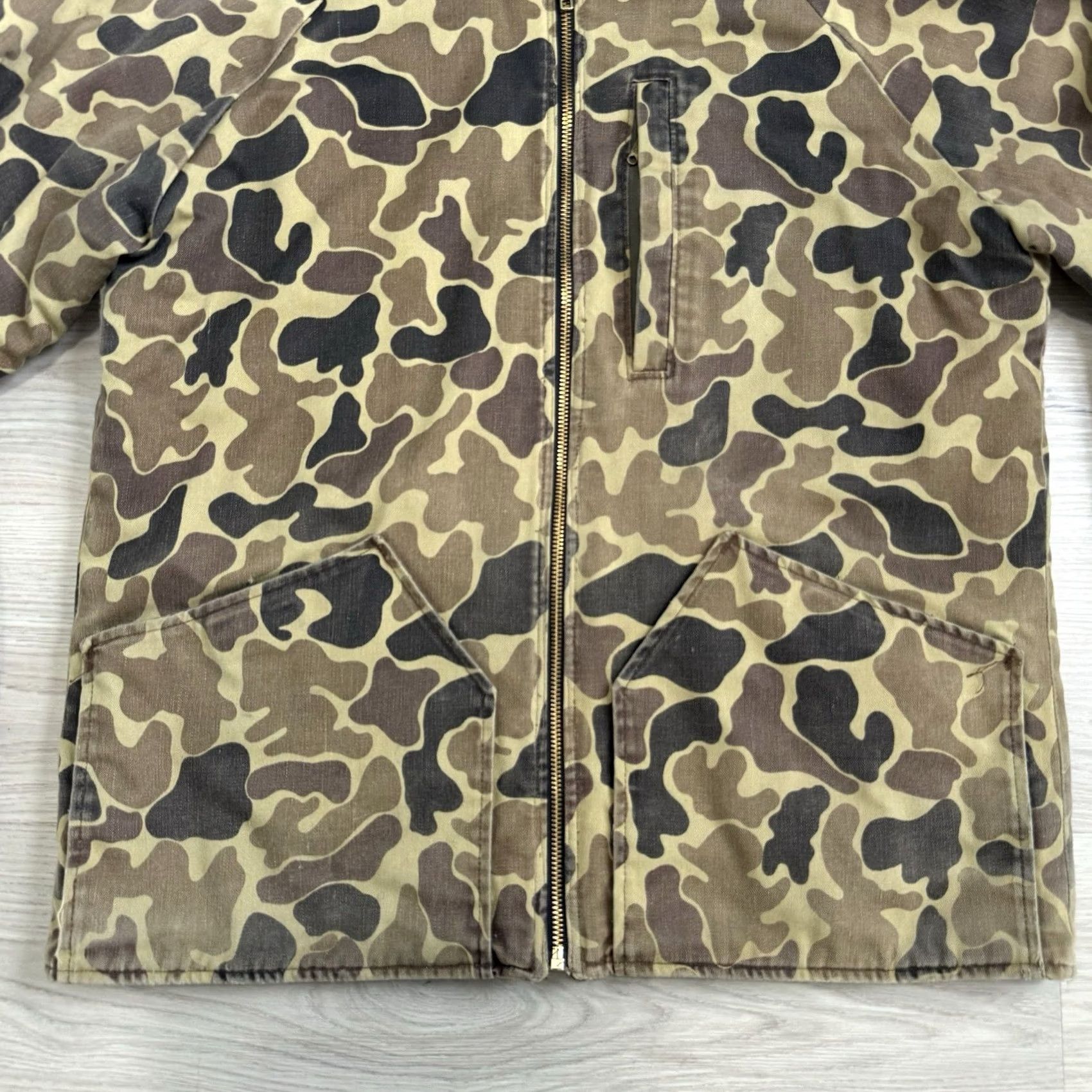 Vintage VINTAGE Woolrich Mens Tan Duck Camo Frogskin Full Zip Bomber Jacket Made In USA Size US M / EU 48-50 / 2 - 5 Thumbnail