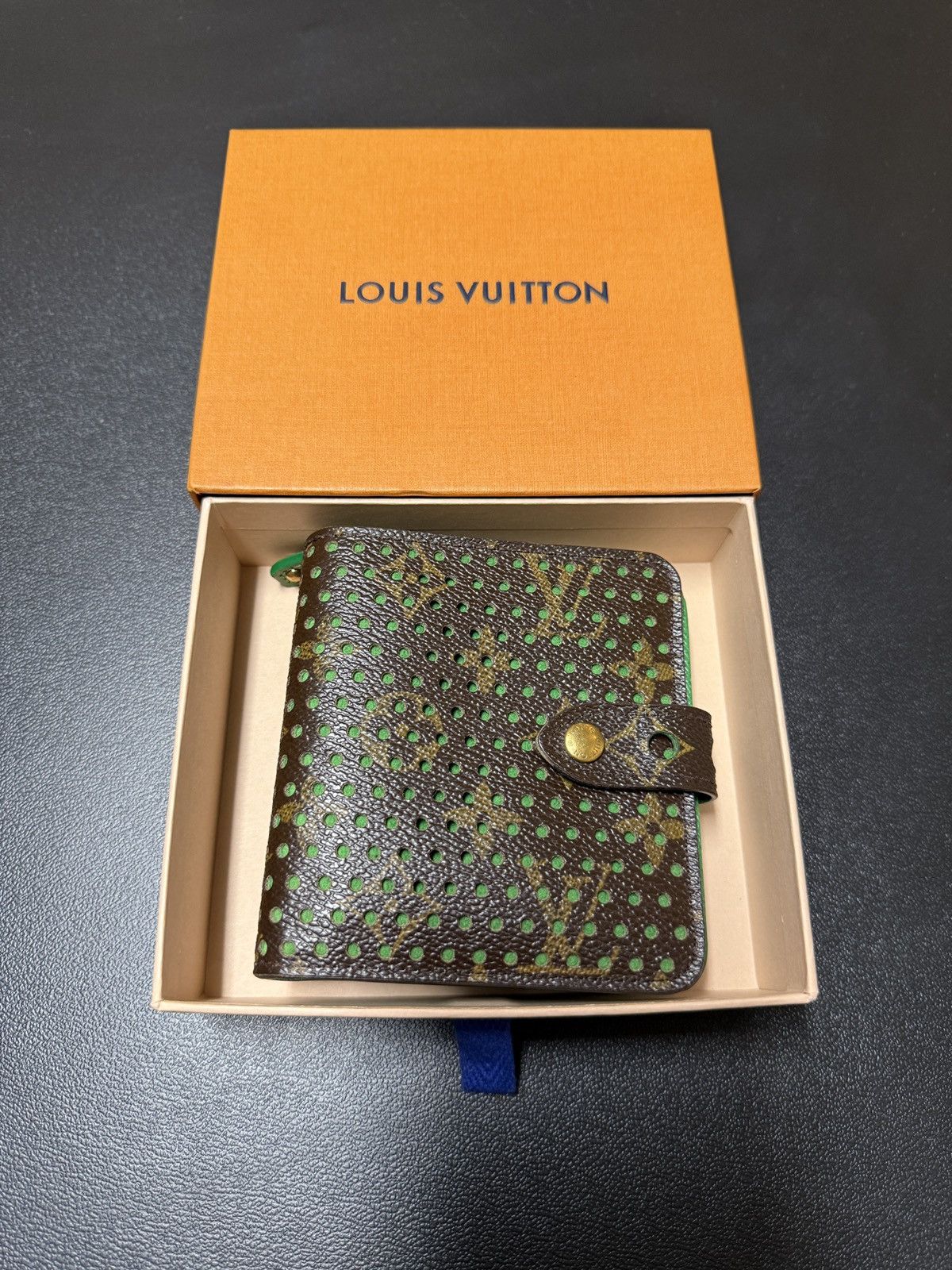 Louis Vuitton Louis Vuitton Monogram Perforated Green Zip Compact Wallet Size ONE SIZE - 1 Thumbnail