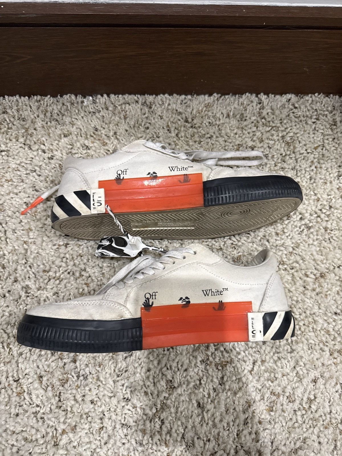 Off-White Off-White Vulcanized Low Canvas Sneakers White Black EU 44 Size US 11 / EU 44 - 5 Thumbnail