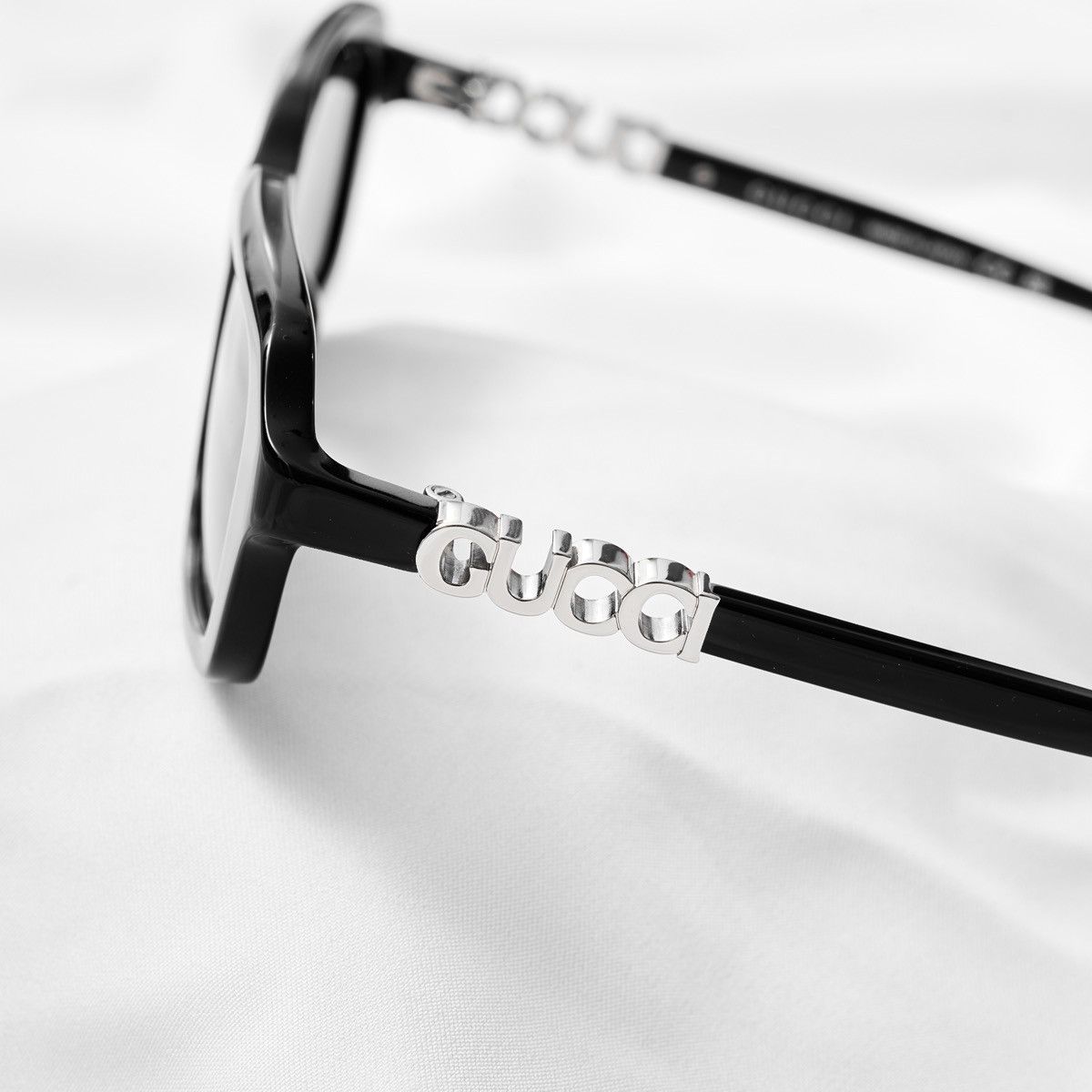 Gucci GUCCI GG2152S 001 SUNGLASSES Size ONE SIZE - 3 Thumbnail