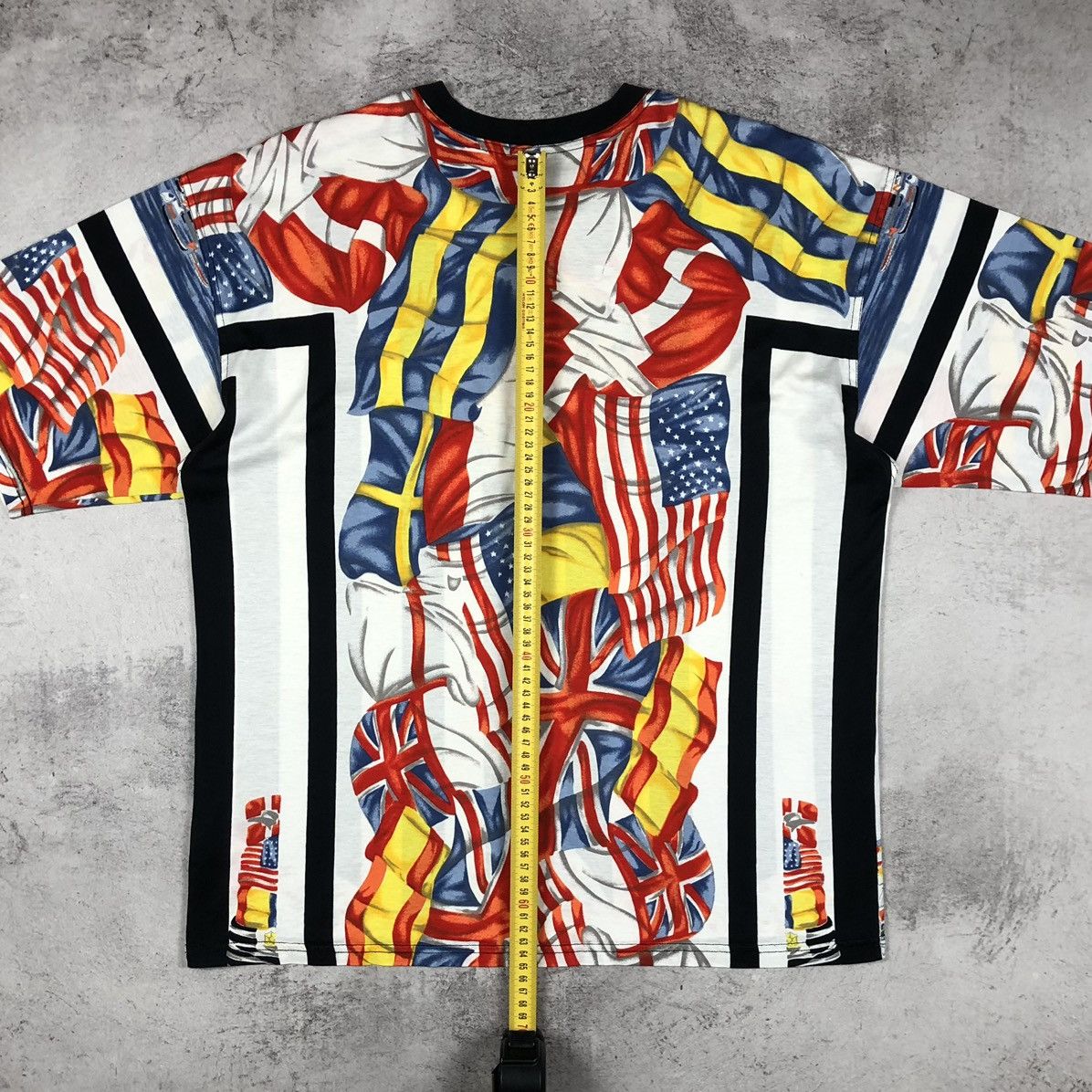 Versace Vintage 90s Versace Jeans Couture AOP Flags Heraldry Tee Size US XL / EU 56 / 4 - 18 Thumbnail