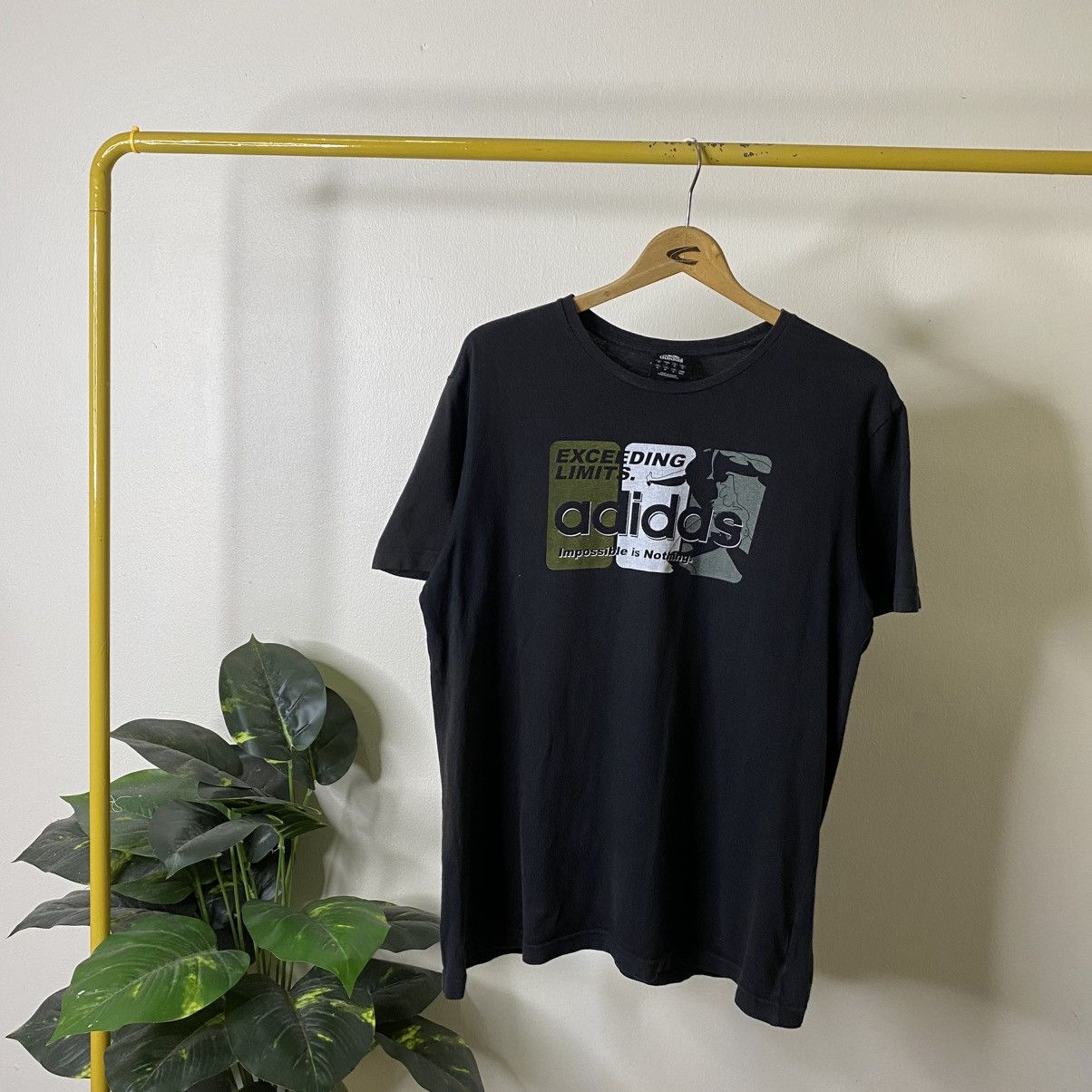 Adidas Vintage 2008 Adidas Impossible Is Nothing T Shirt Size US L / EU 52-54 / 3 - 1 Thumbnail