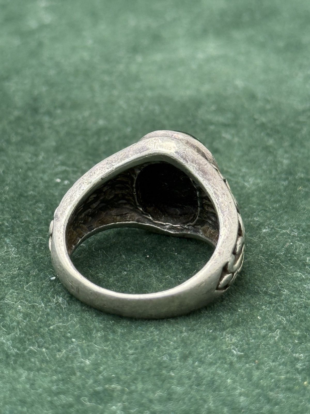 Vintage Vintage Silver Black Onyx Ring Gothic Cross Detailing Size ONE SIZE - 3 Thumbnail