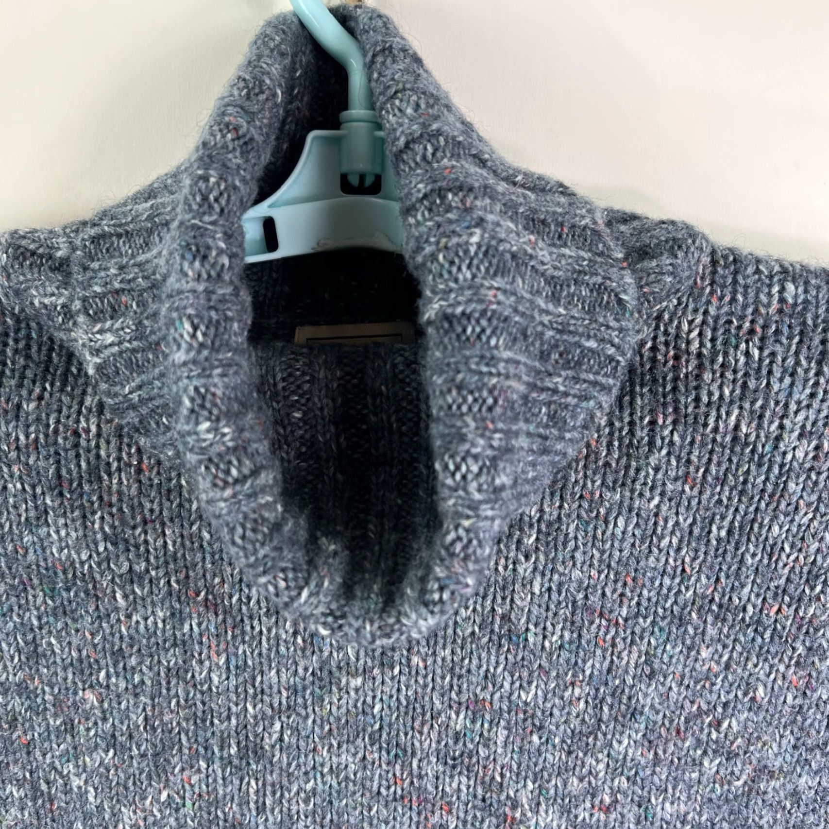 Vintage L.L. Bean Wool Blend Cowl Neck Pullover Sweater Womens Size S Gray Shirt Pullover Casual, Workwear, Travel 90s, Preppy Mens? Wait. Hmm. Size S / US 4 / IT 40 - 3 Thumbnail
