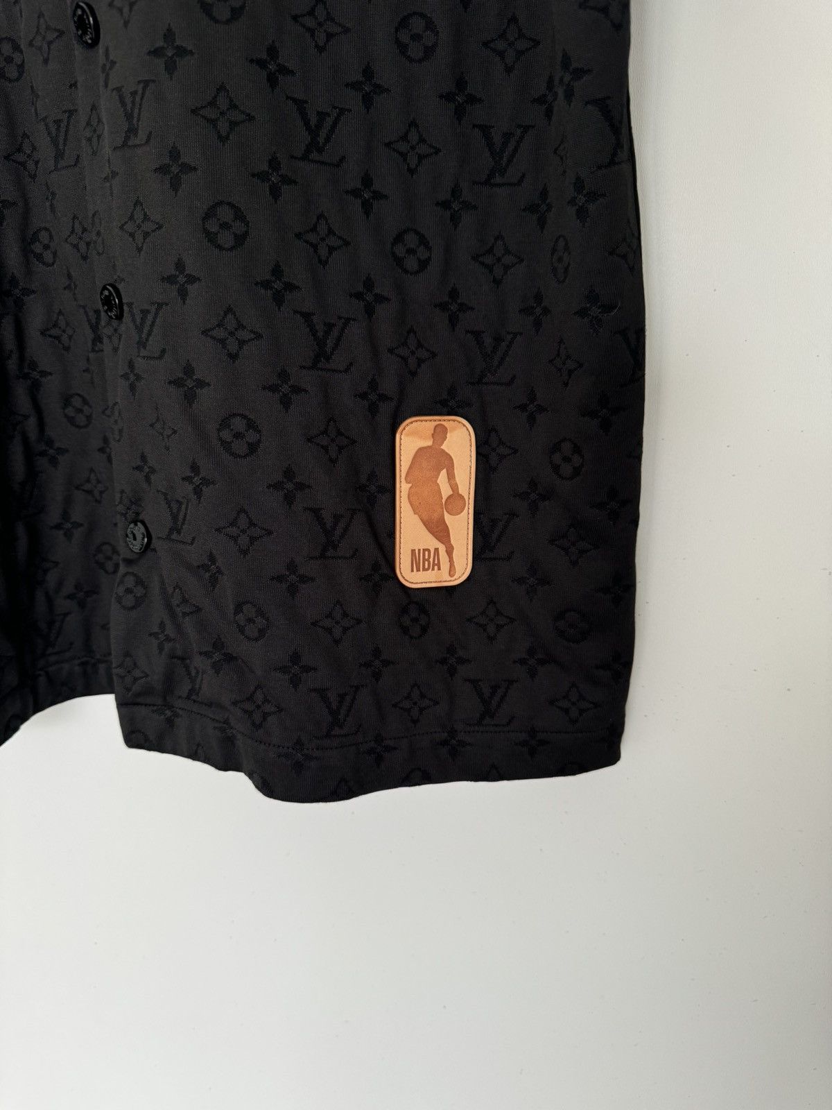 Louis Vuitton × NBA Louis Vuitton NBA Monogram Black Logo Buttoned Shirt Size US M / EU 48-50 / 2 - 5 Thumbnail
