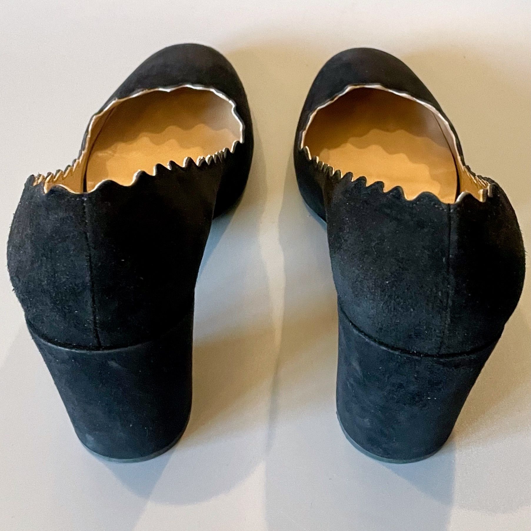 Chloe Chloe Lauren scalloped 3.5" high block heel suede pumps Size US 7.5 / IT 37.5 - 12 Thumbnail