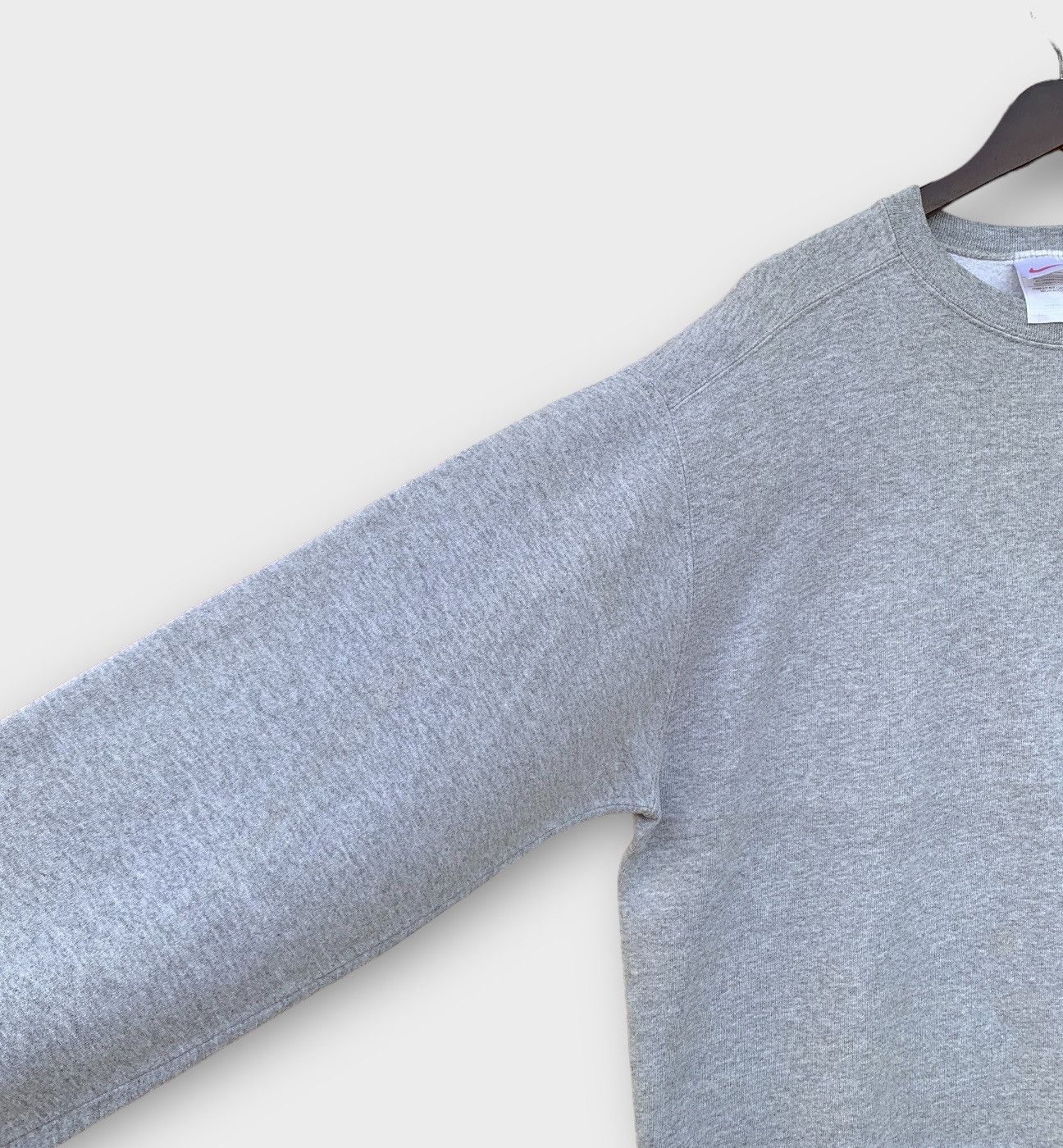 Nike × Vintage Vintage 90s Nike Small Swoosh Crewneck Size US L / EU 52-54 / 3 - 3 Thumbnail