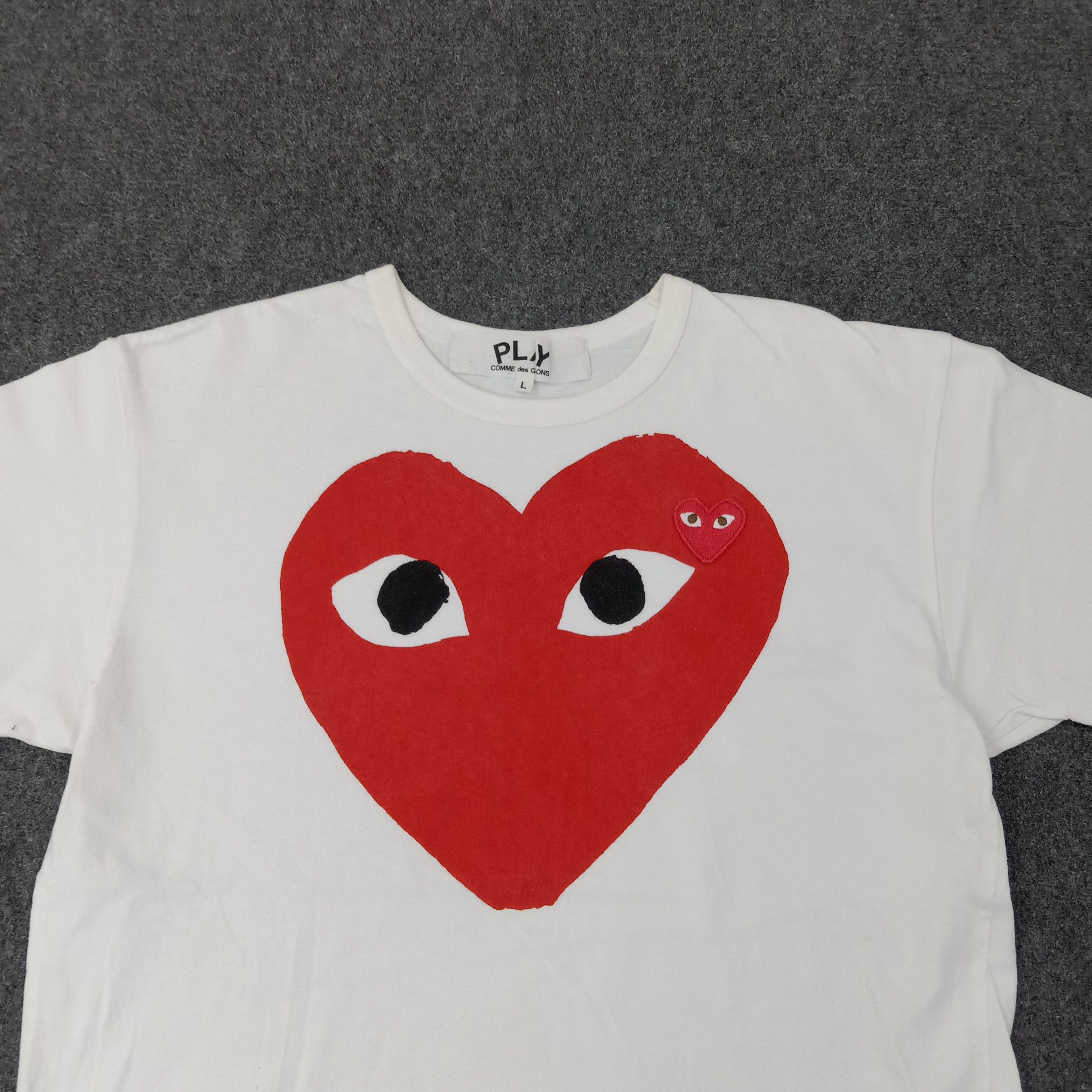 Comme des Garcons PLAY Comme Des Garcons PLAY Japan Tshirt C259N48 Size US M / EU 48-50 / 2 - 2 Thumbnail