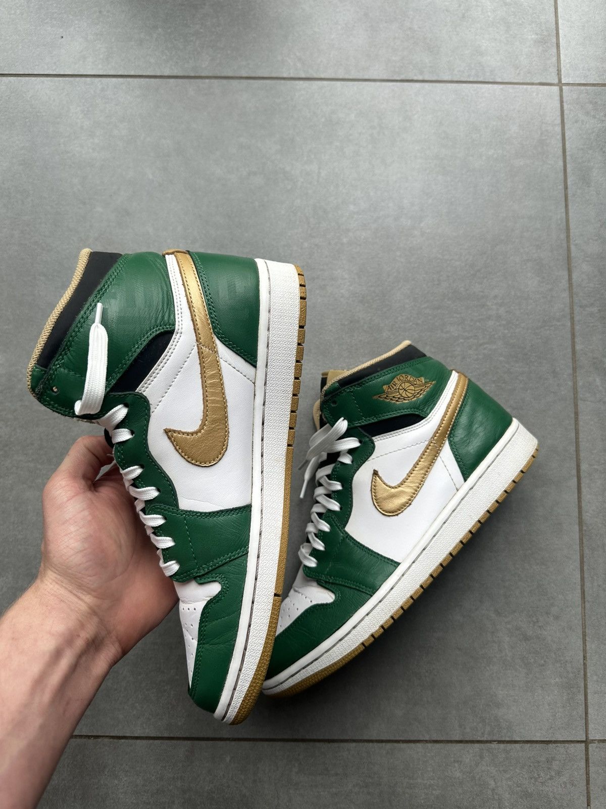Jordan Brand Jordan 1 High Og Retro Celtics Size US 8.5 / EU 41-42 - 4 Thumbnail