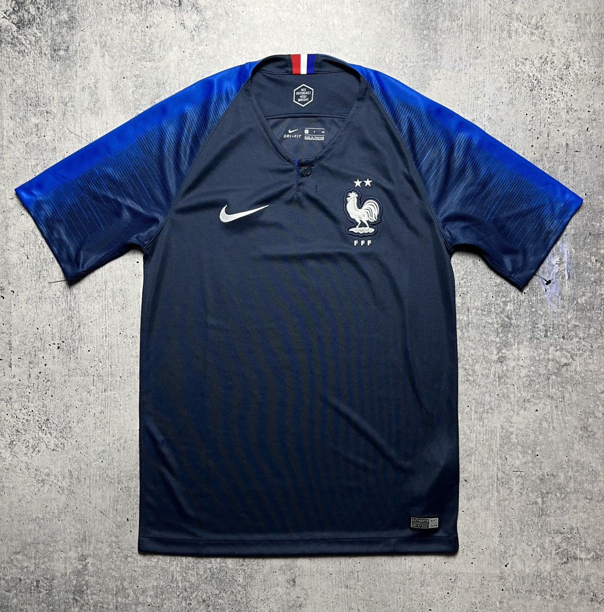 Nike FRANCE 2018 2019 HOME FOOTBALL SHIRT SOCCER 893872-451 Size US S / EU 44-46 / 1 - 1 Thumbnail