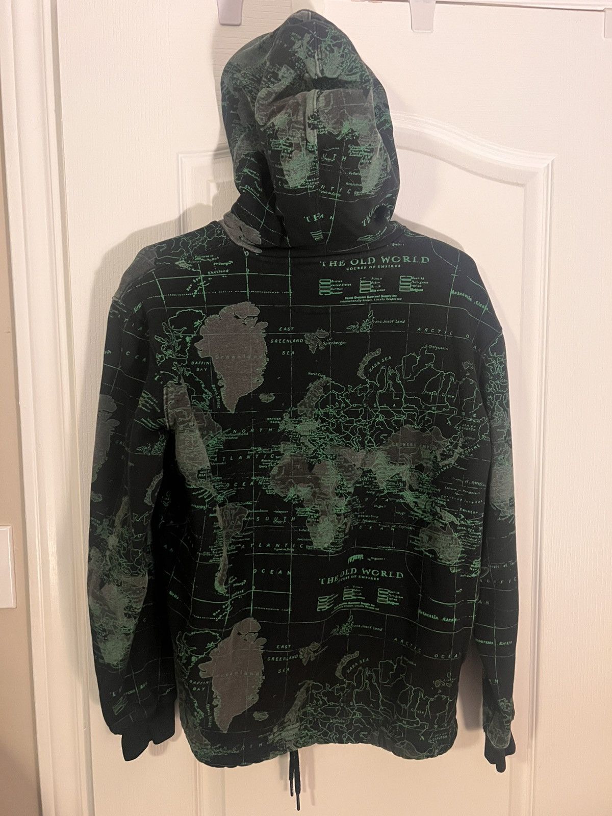 10 Deep 10Deep - Global Warming Men's Hoodie, Black Size US M / EU 48-50 / 2 - 2 Thumbnail