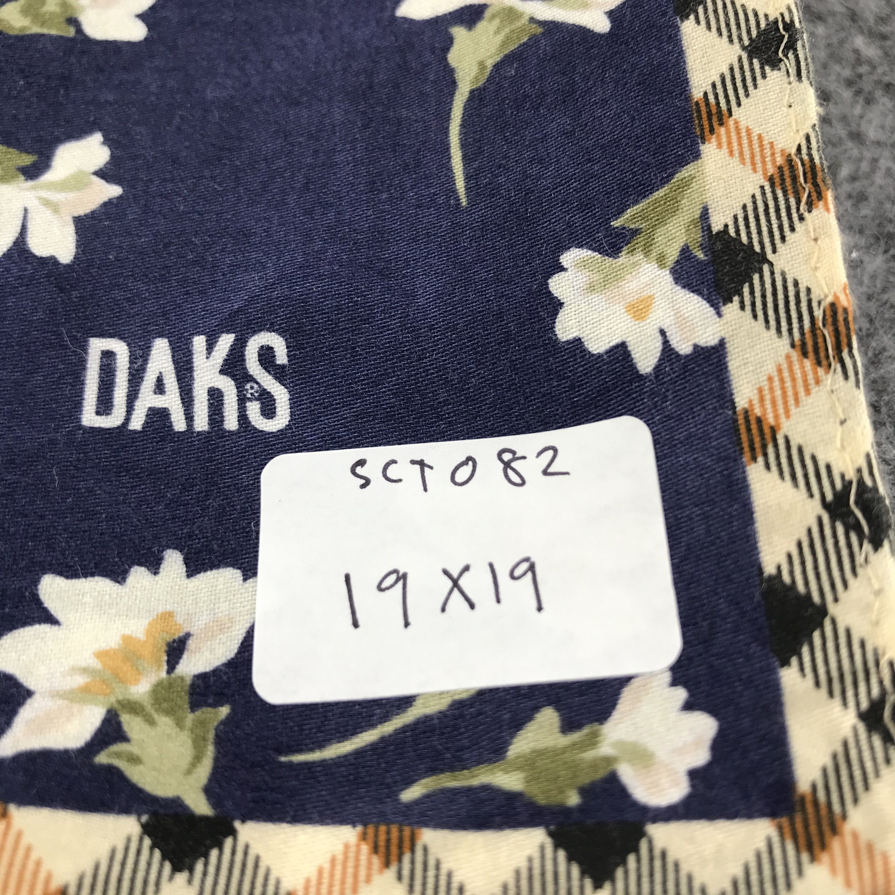DAKS × Vintage DAKS Floral Handkerchief Neckerchief Bandana SCT082 Size ONE SIZE - 7 Thumbnail