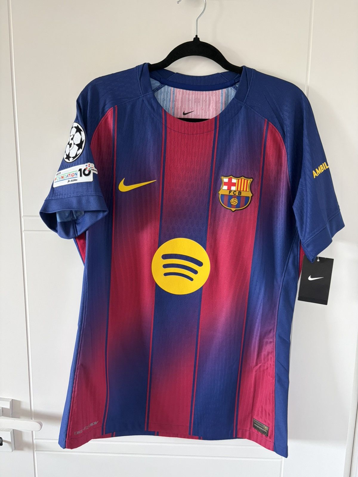 Nike Barcelona nike 2025/2026 home Match Issue Lewandowski Size US L / EU 52-54 / 3 - 3 Thumbnail