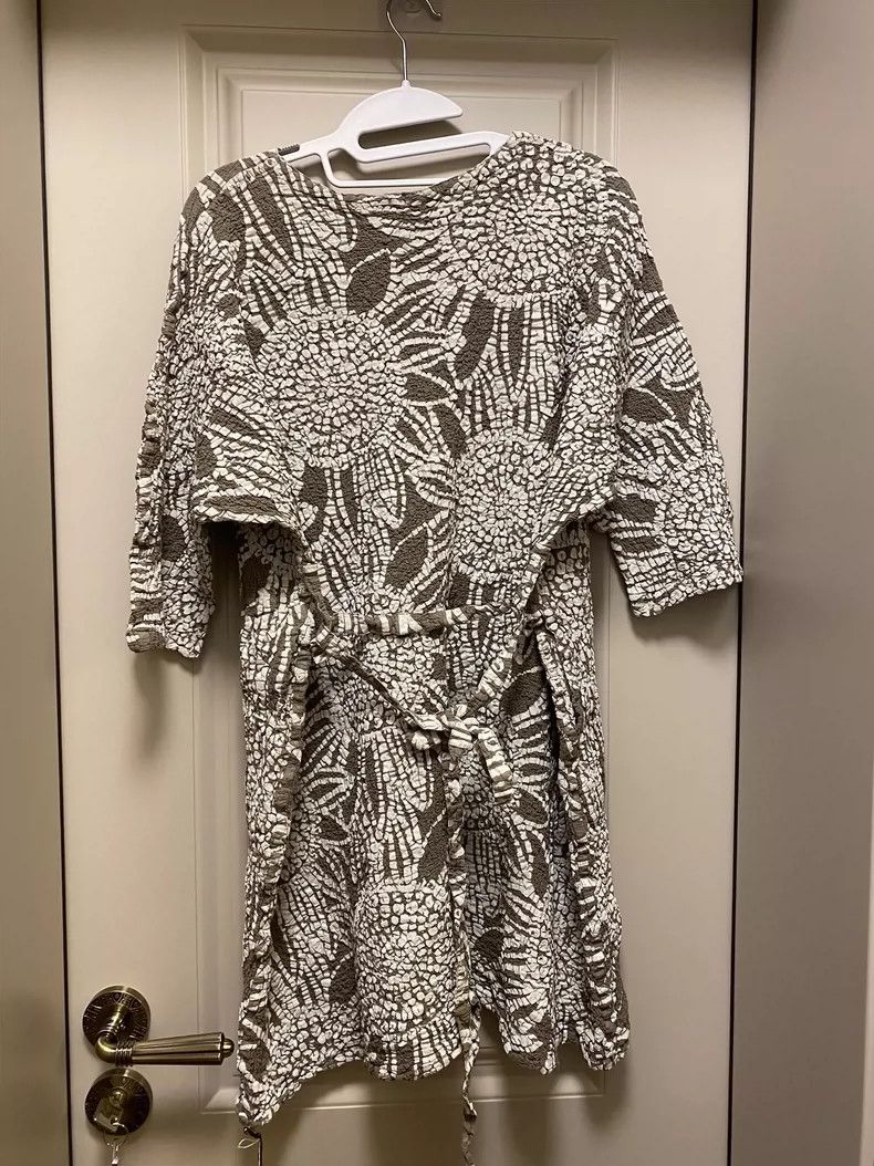 Issey Miyake Issey Miyake Sandy grey sunflower-patterned top Size M / US 6-8 / IT 42-44 - 5 Thumbnail