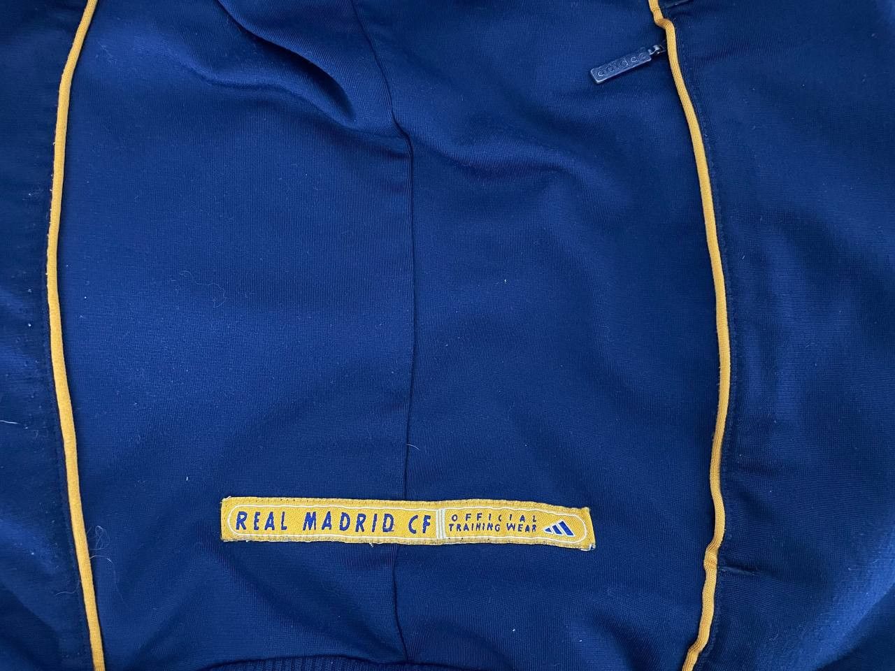 Vintage Adidas Real Madrid Vintage 90s soccer jacket Size US M / EU 48-50 / 2 - 6 Thumbnail