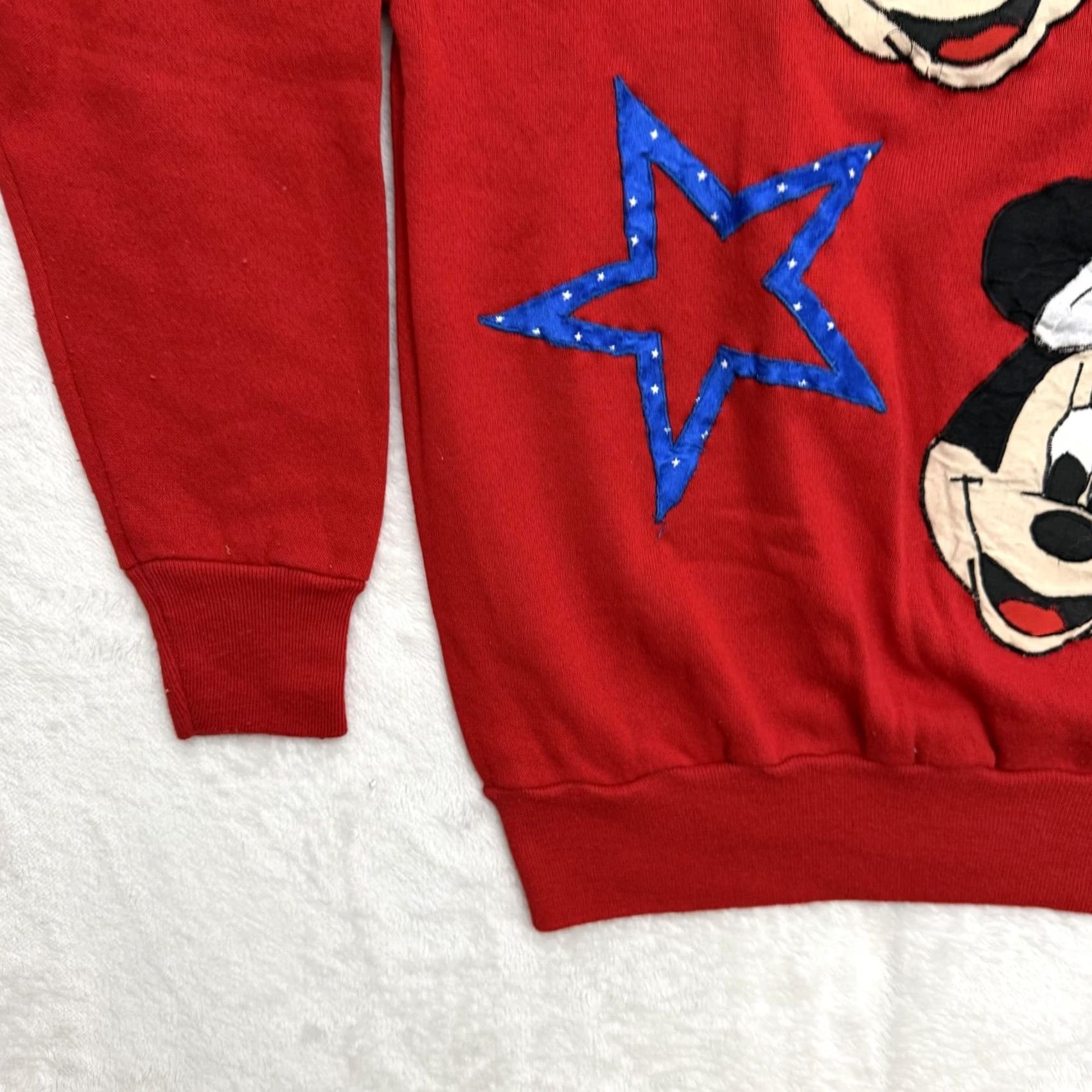 Vintage VINTAGE Mickey Minnie Sweater Womens S Red Raglan Star Geometric Fleece Crew Neck Fire Disney USA Reeves Size S / US 4 / IT 40 - 7 Thumbnail