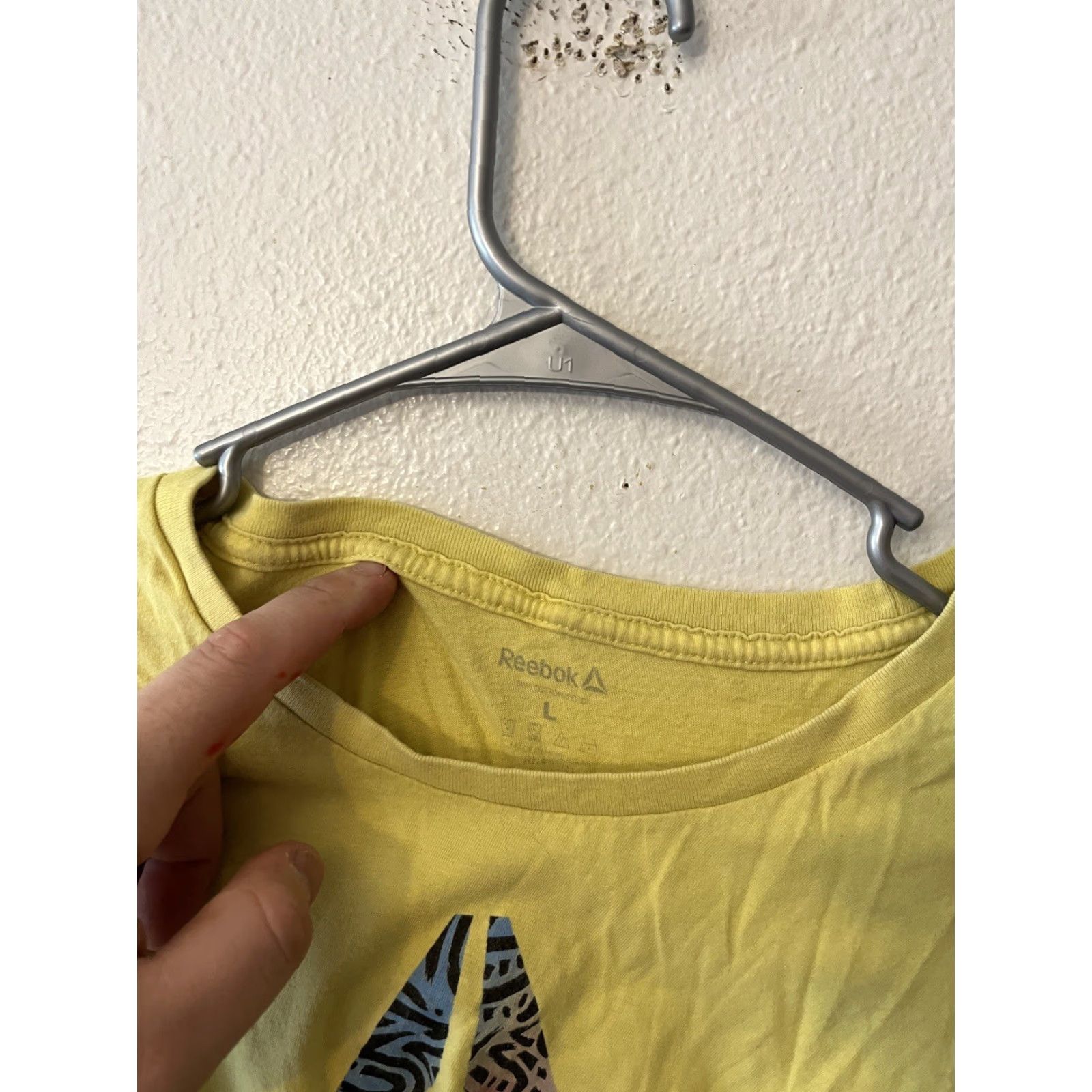 Reebok Reebok Shirt Womens Short Sleeve Crew Neck Yellow Athletic Pullover T Shirt Size L Size L / US 10 / IT 46 - 2 Thumbnail