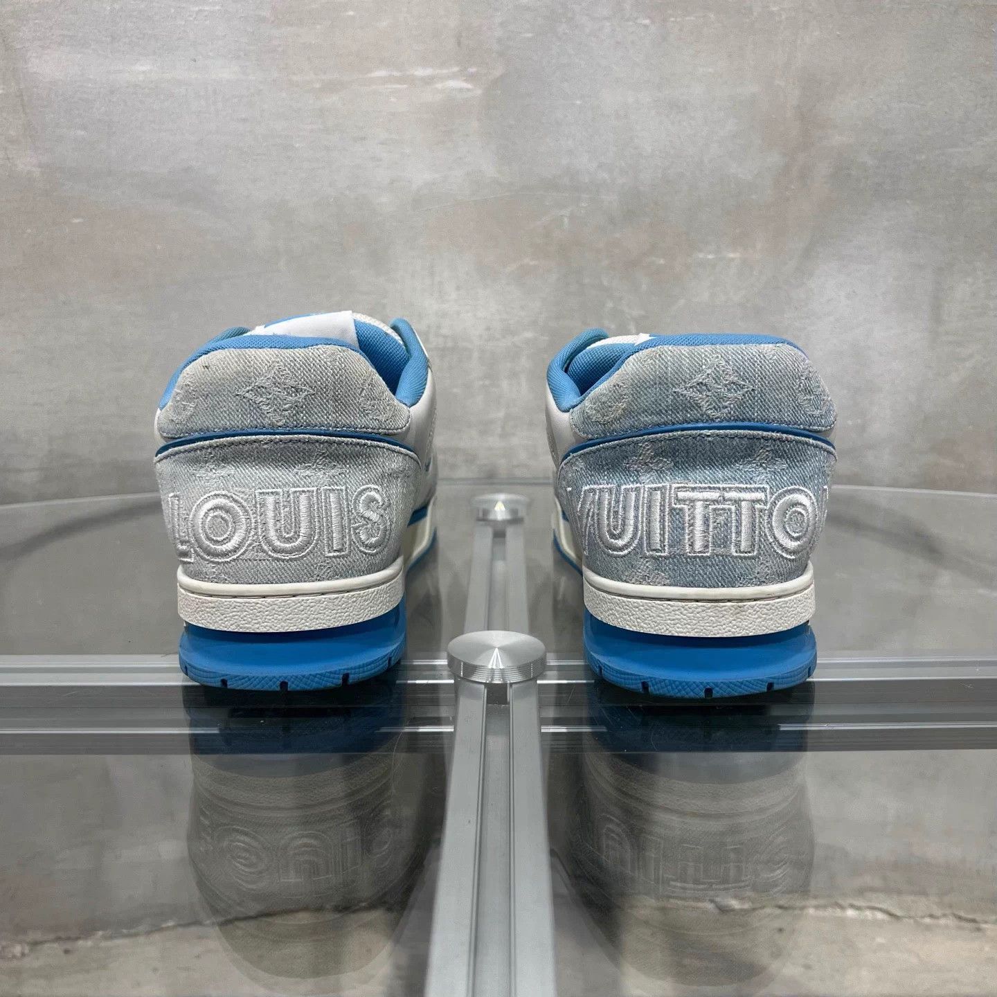 Louis Vuitton LV TRAINER White Blue Denim Velcro UK8.5/42.5 Size US 9.5 / EU 42-43 - 6 Thumbnail
