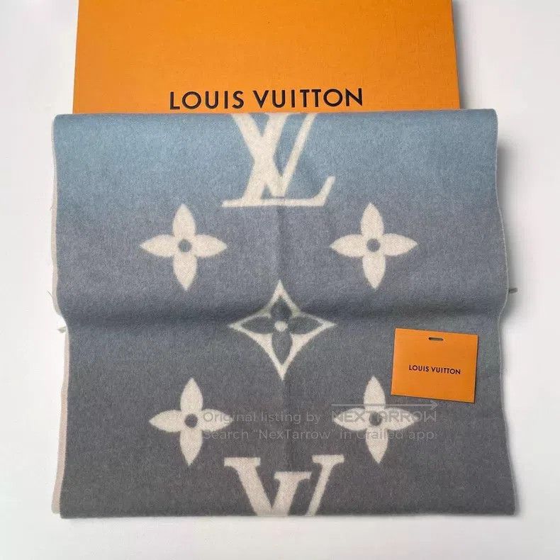 Louis Vuitton Louis Vuitton Pink and blue taupe printed cashmere double Size ONE SIZE - 1 Thumbnail