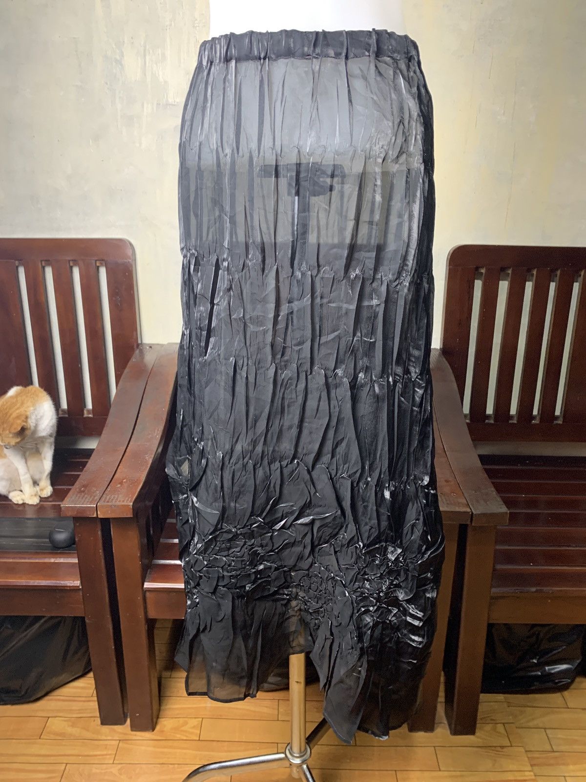 Japanese Brand 2000s Wriqle Japan Unstructured Wrinkle Pleats Maxi Skirt Size 27" / US 4 / IT 40 - 2 Thumbnail