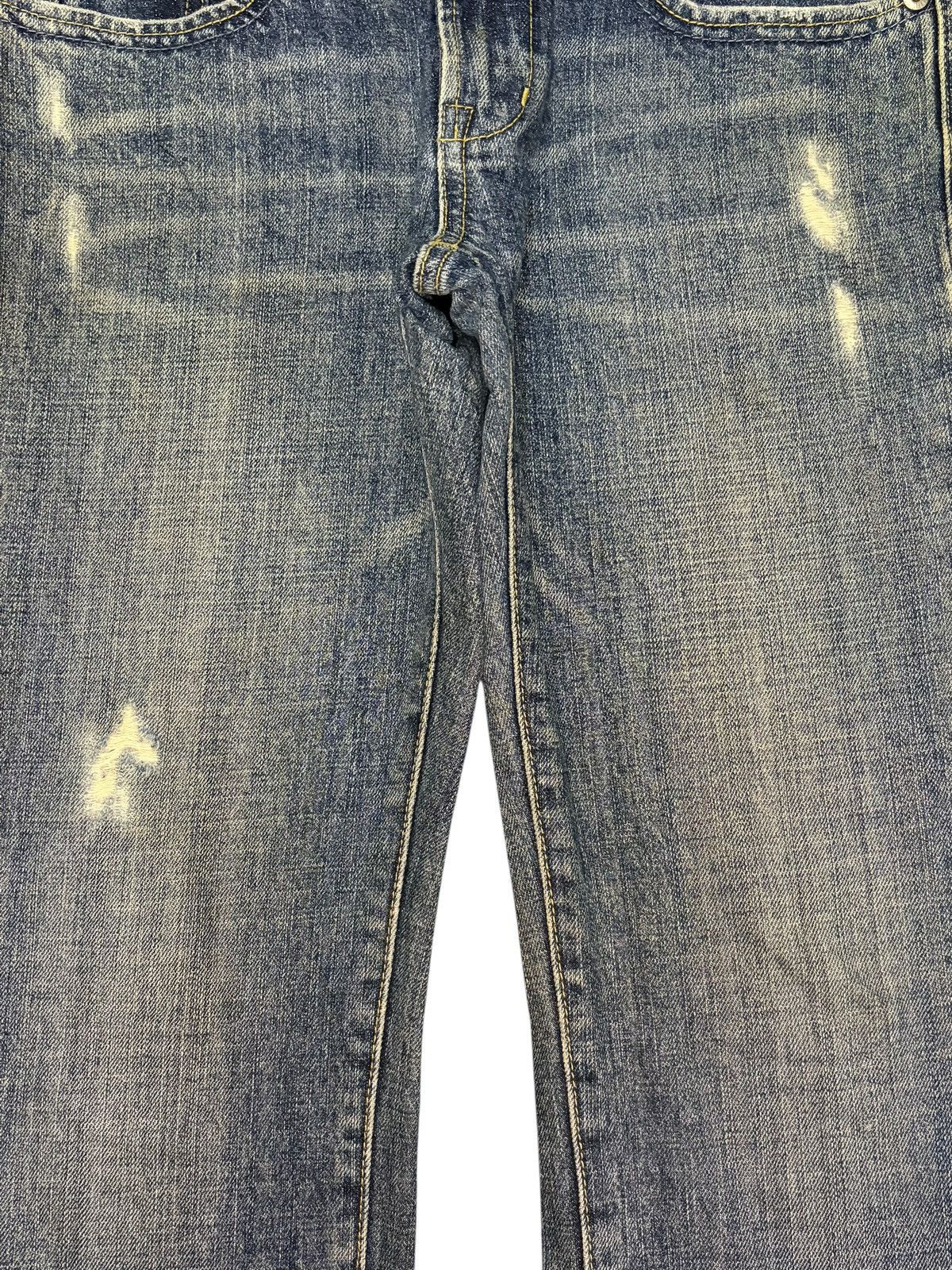 Uniqlo Vintage Uniqlo Faded Wash Distressed Jeans Size 30" / US 8 / IT 44 - 3 Thumbnail