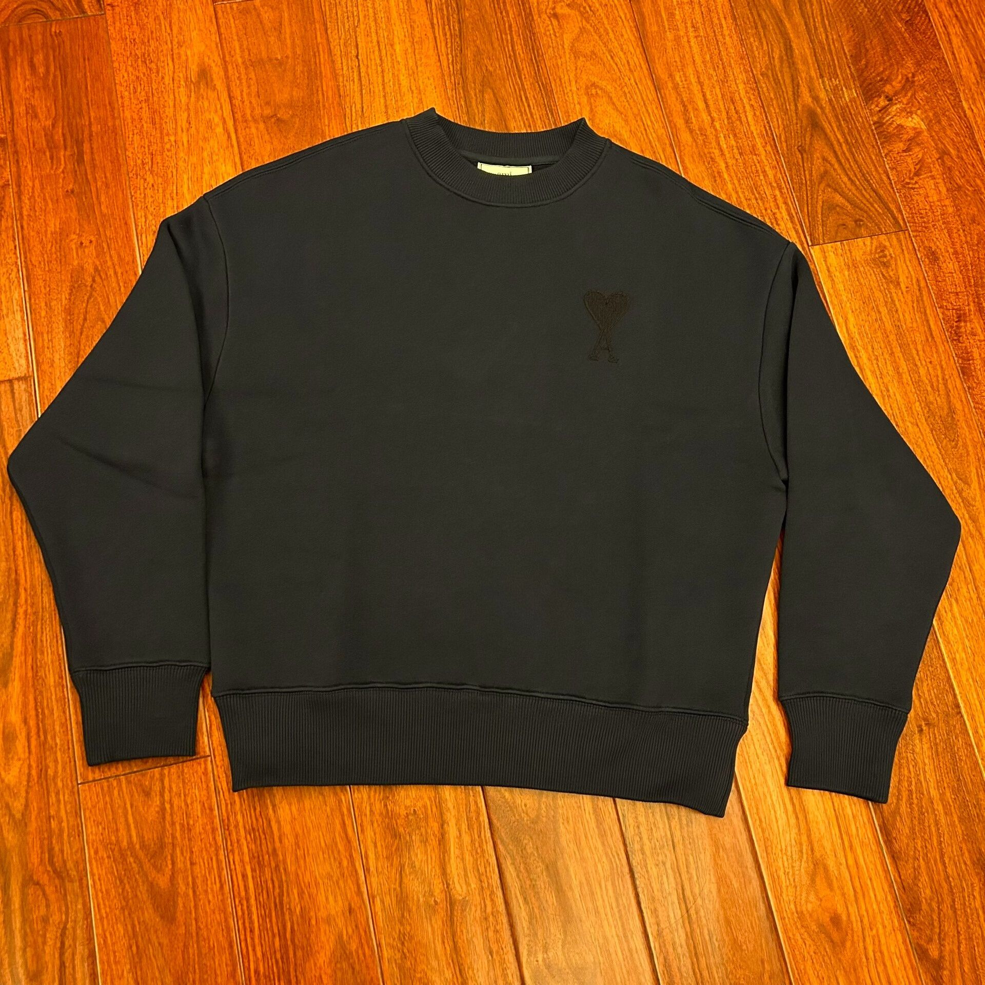 AMI Ami Paris Heart Embroidery Crewneck Sweatshirt Size S / US 4 / IT 40 - 1 Thumbnail