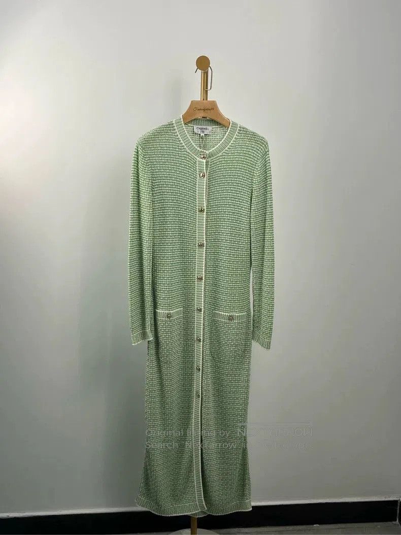 Chanel Chanel Green Single-Breasted Knit Dress. Size US M / EU 48-50 / 2 - 1 Thumbnail