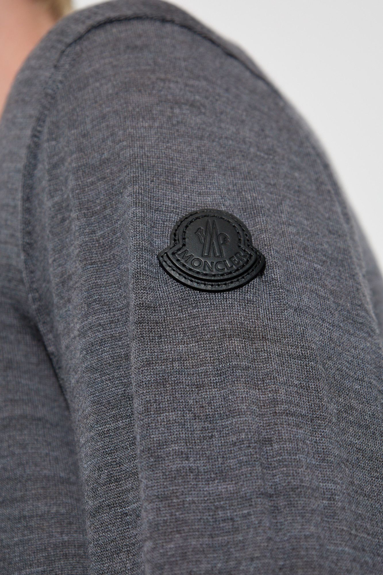Moncler o1s22i1n1124 Lightweight Wool Pullover Sweater in Grey Size US XL / EU 56 / 4 - 5 Thumbnail