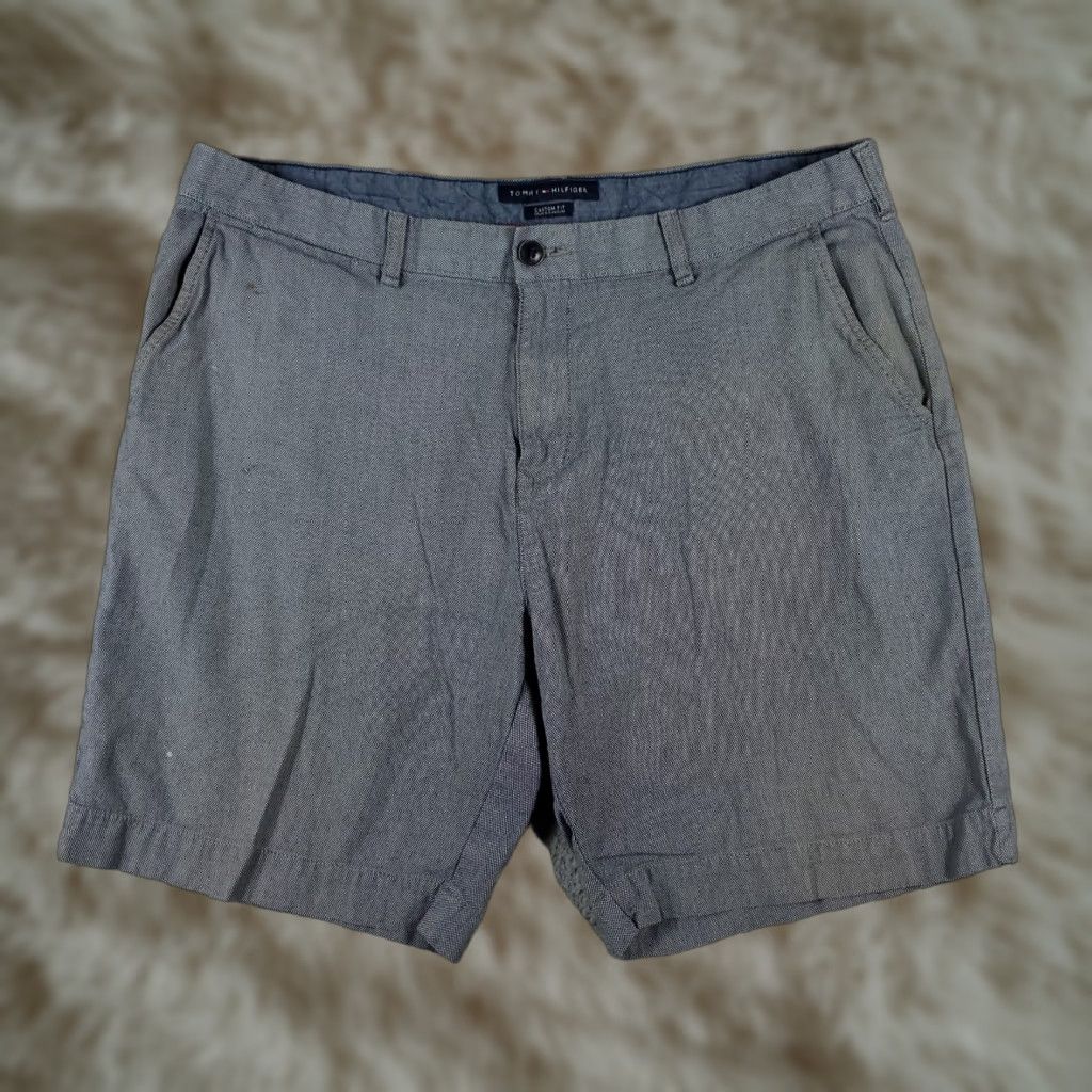 Tommy Hilfiger VINTAGE Tommy Hilfiger Men's Chinos Shorts Size 38 Blue Flat Front Casual Summer Size US 38 / EU 54 - 1 Thumbnail