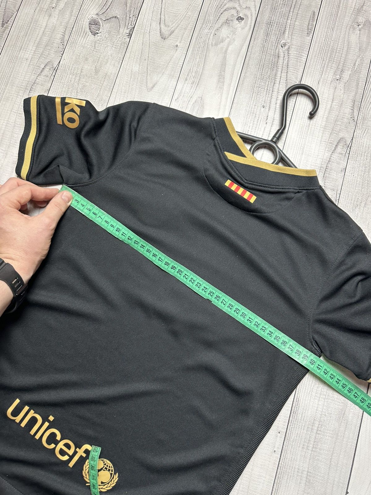 Nike × Vintage Vintage Nike Barcelona soccer jersey kids M black rare Size US XS / EU 42 / 0 - 10 Thumbnail
