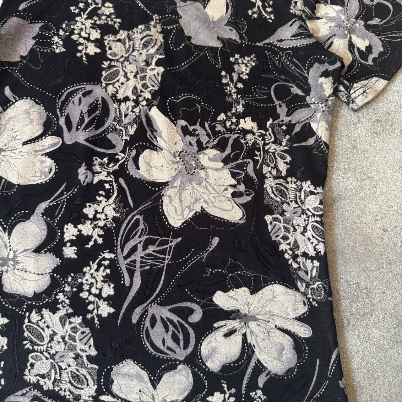 20471120 × Hysteric Glamour × Japanese Brand Amazing Vintage Gothic Floral T-Shirt Size M / US 6-8 / IT 42-44 - 6 Thumbnail