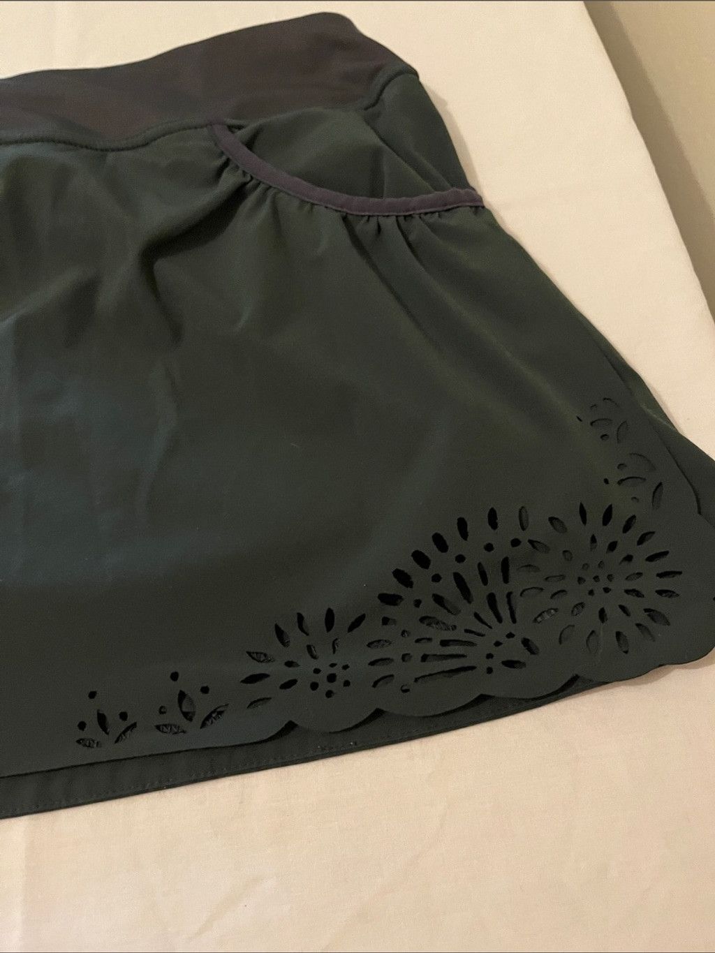 Athleta Athleta Women's gray Active Skort with Laser-Cut Detail Size 30" / US 8 / IT 44 - 2 Thumbnail