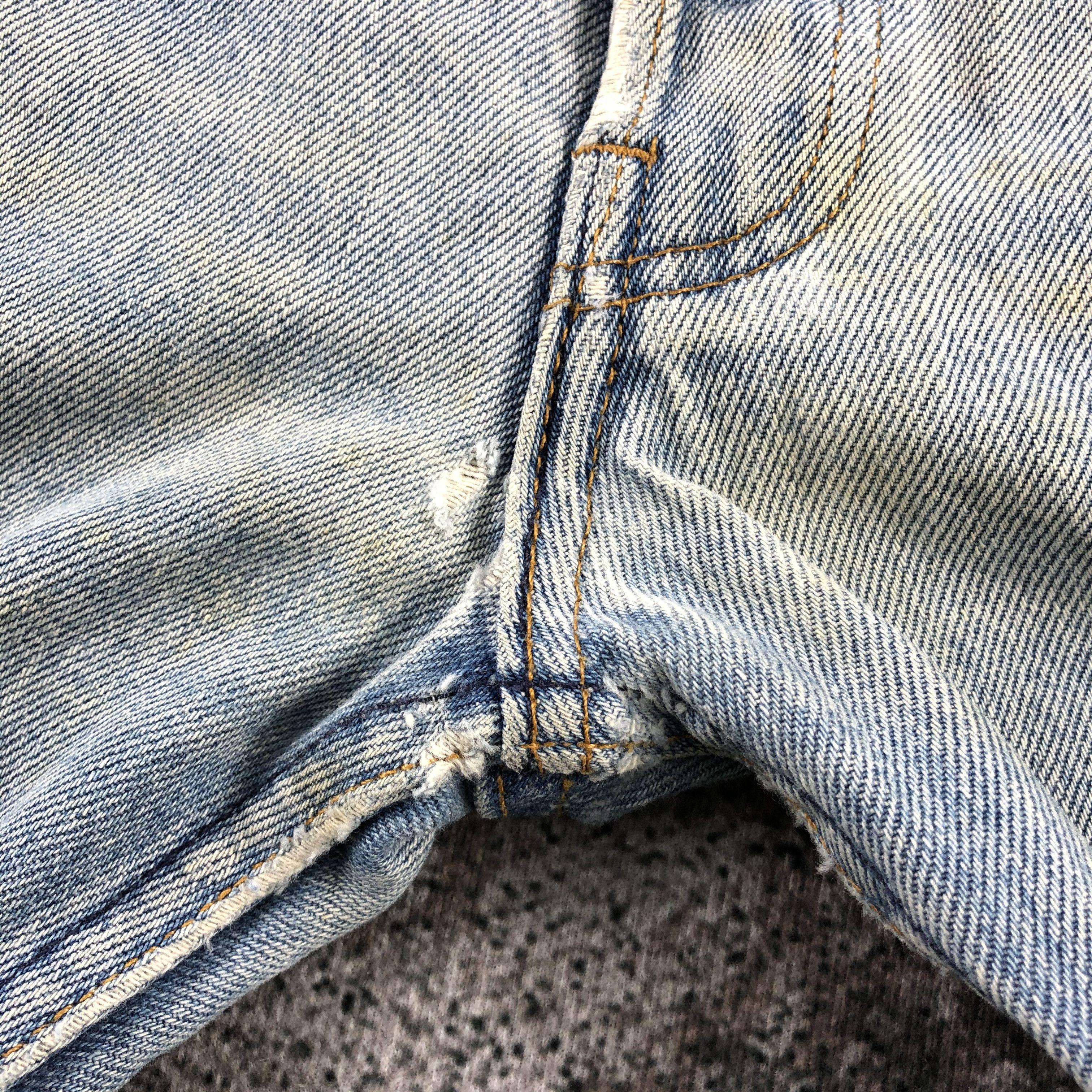 Levi's Vintage 90s Levi's 501 Jeans Distressed Denim KJ889 Size US 36 / EU 52 - 13 Thumbnail
