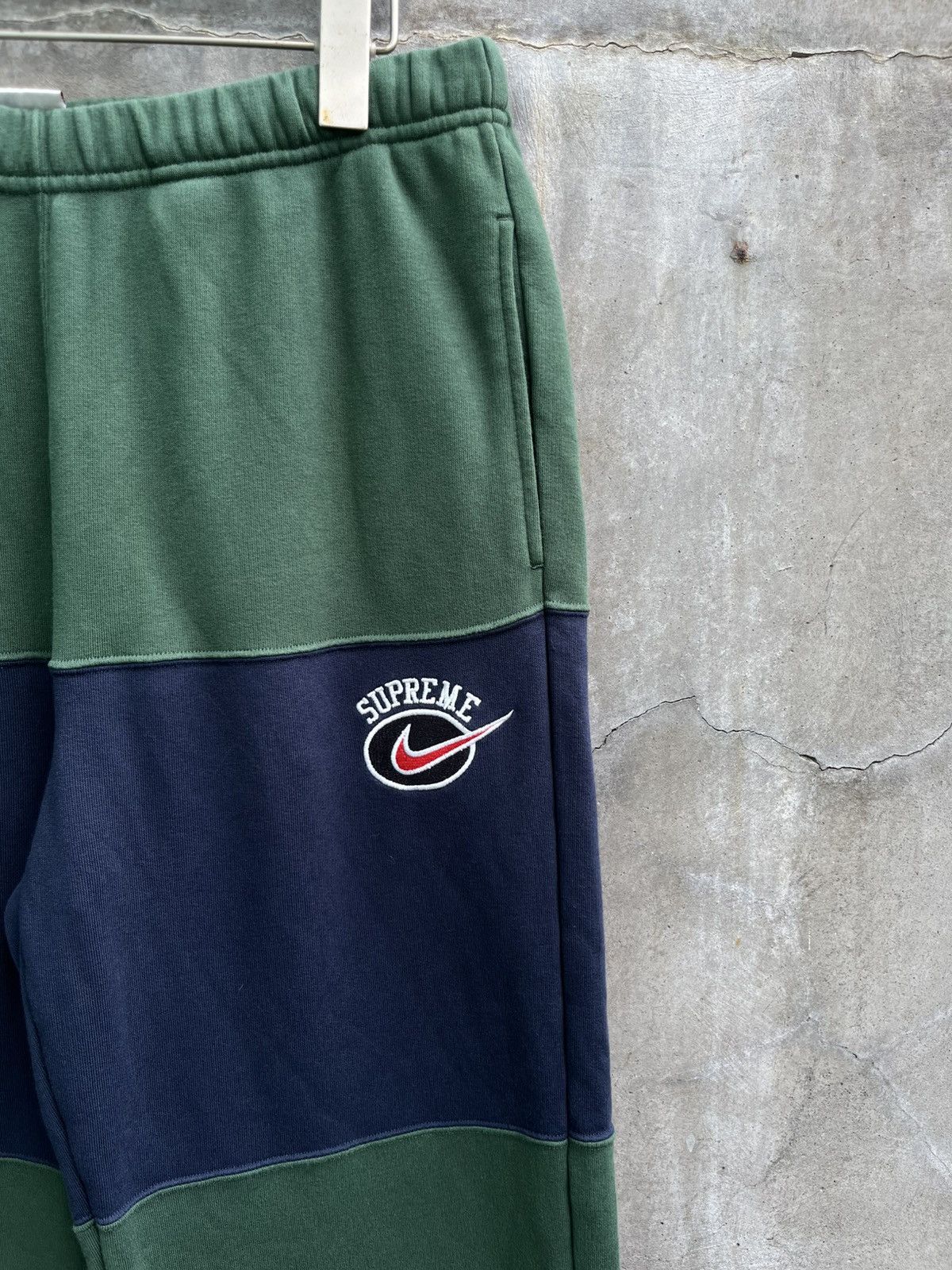 Nike × Supreme SS18 Striped Sweatpants Size US 28 / EU 44 - 3 Thumbnail