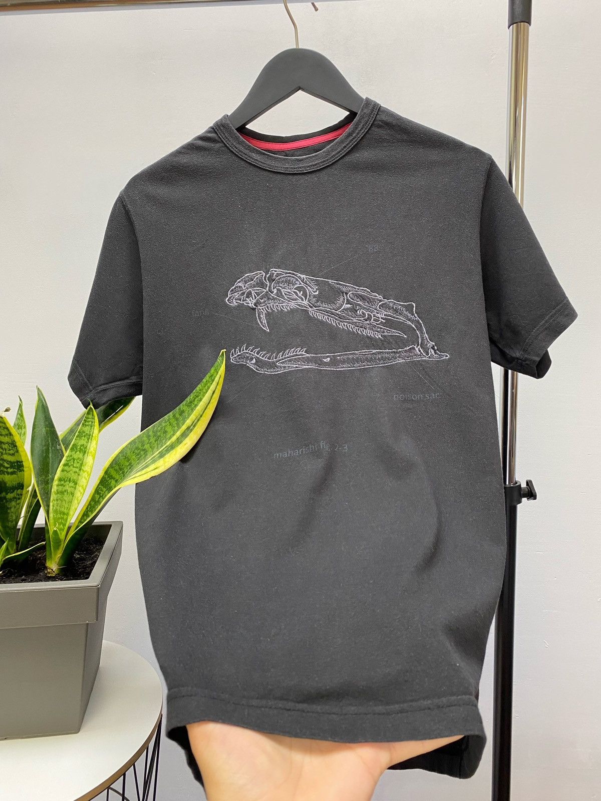 Maharishi Maharishi Ss 2013 Year of The Snake Memento Mori t-shirt Size US L / EU 52-54 / 3 - 5 Thumbnail