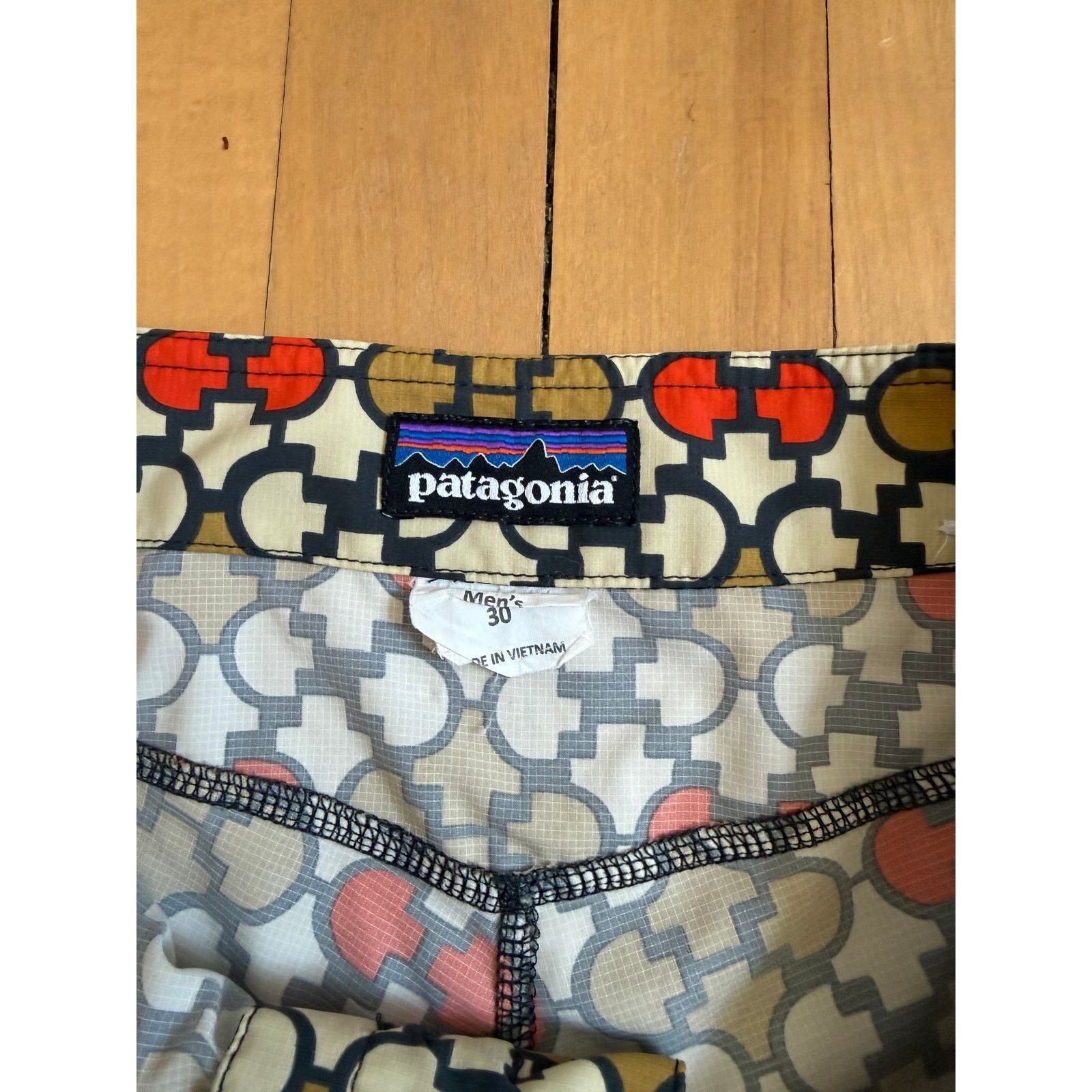 Patagonia Patagonia Men’s Wavefarer Board Shorts- 30 - Bronze Print Size US 30 / EU 46 - 4 Thumbnail