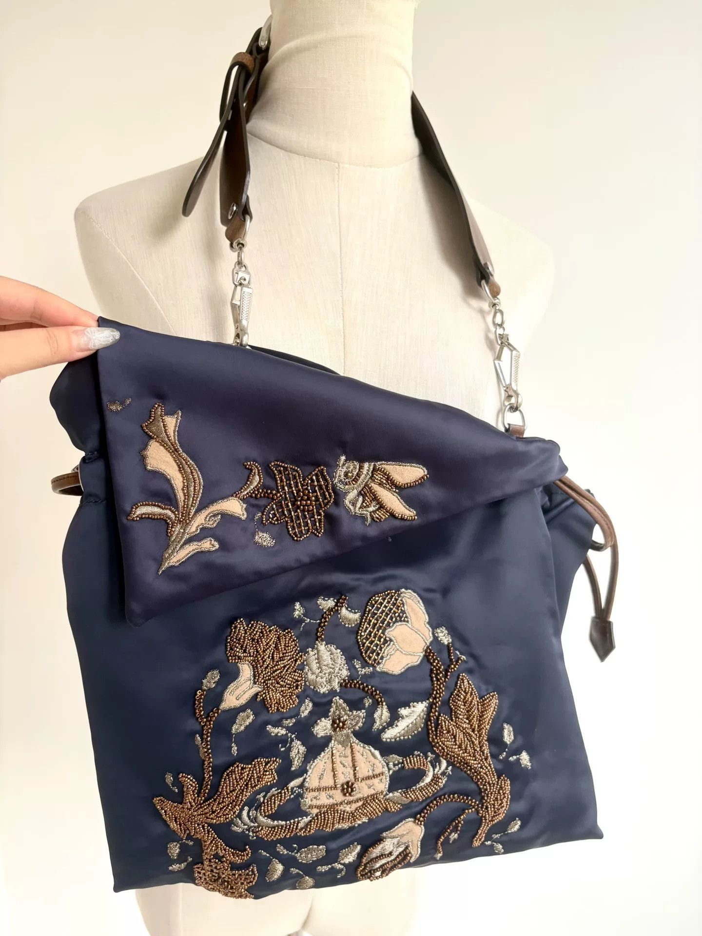 Vivienne Westwood Vivienne Westwood Blue Silk Saturn Shoulder Bag Size ONE SIZE - 1 Thumbnail