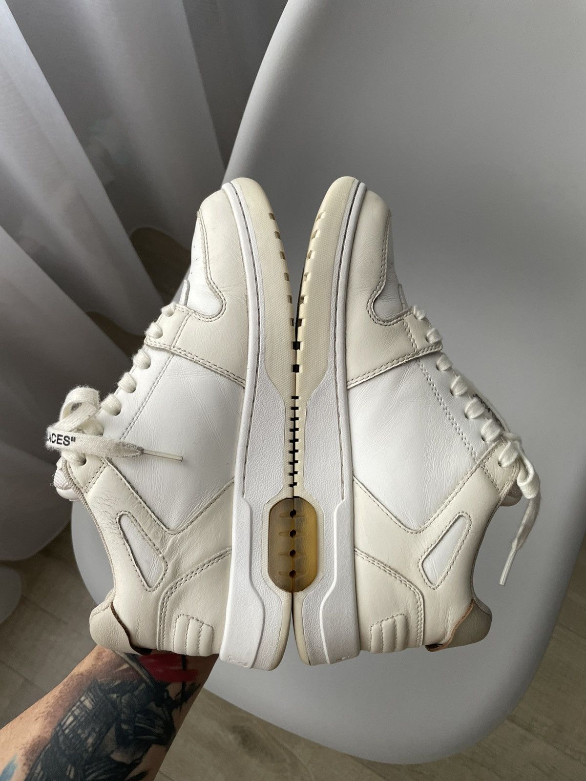 Off-White Out Of Office Beige/White men’s US 6,5 EU 39