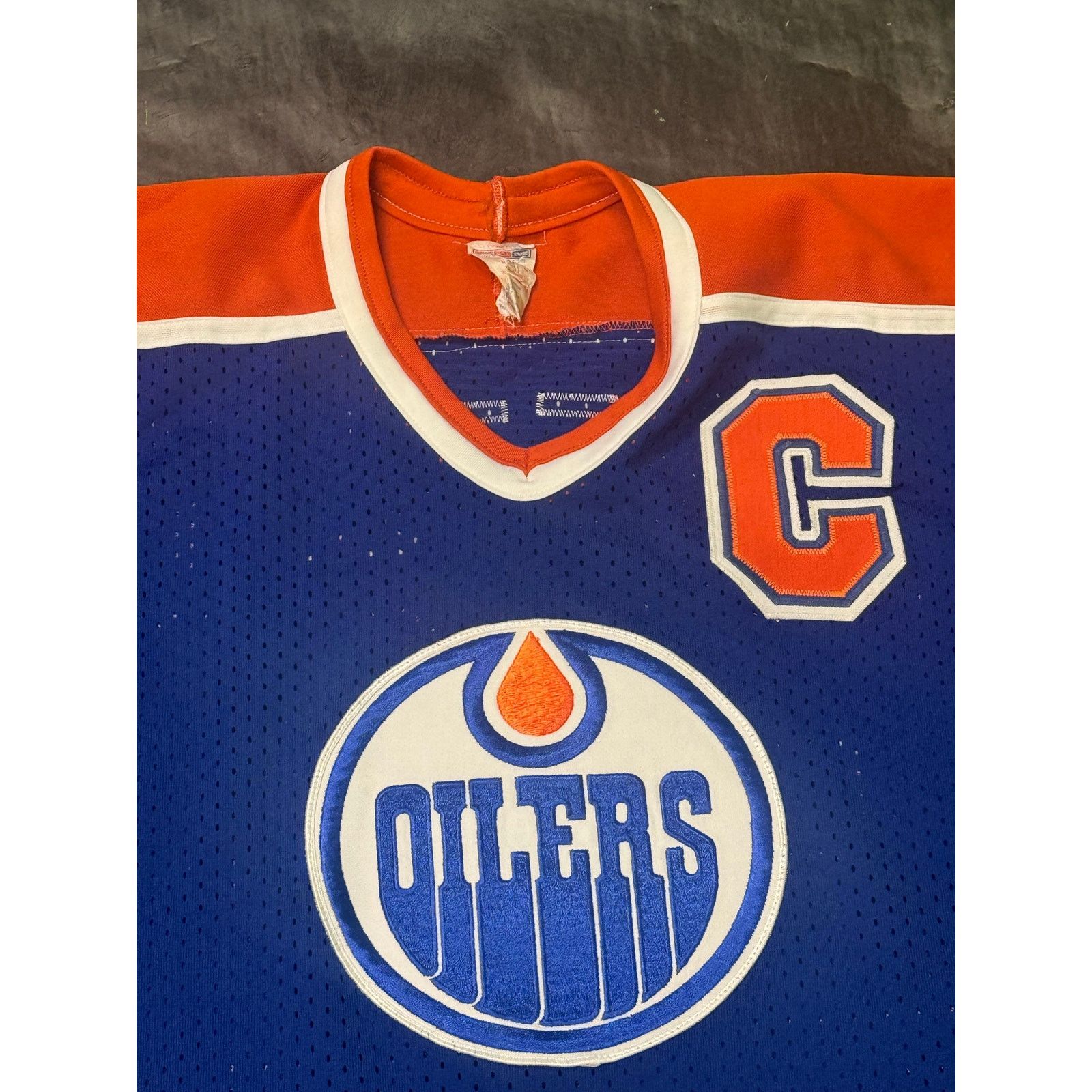 Ccm Vintage Edmonton Oilers Wayne Gretzky #99 Captain Jersey – Size US M / EU 48-50 / 2 - 3 Thumbnail