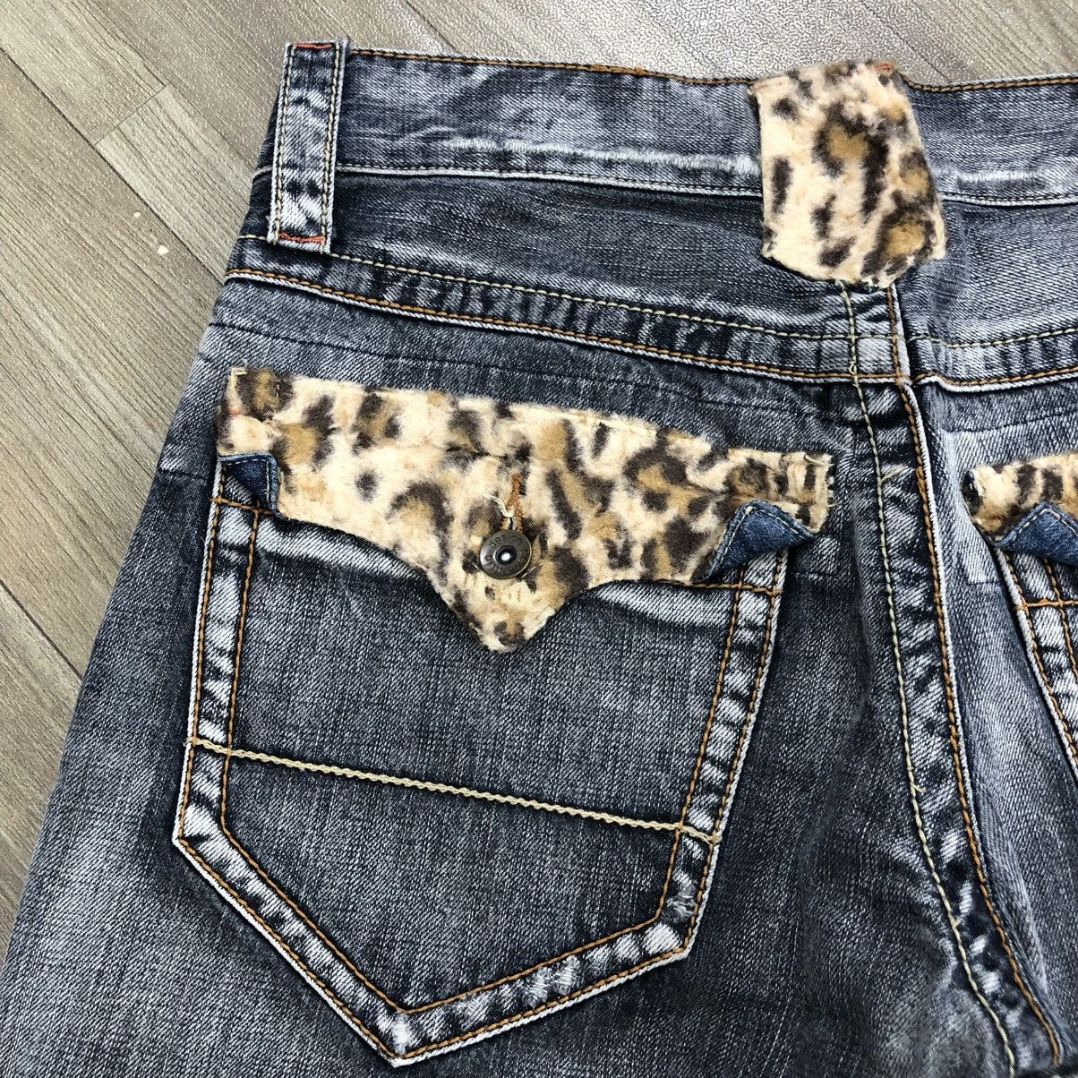 If Six Was Nine × Japanese Brand × semanticdesign 2000s Semantic Design Leopard Distressed LGB Flarred Jeans Size US 30 / EU 46 - 17 Thumbnail