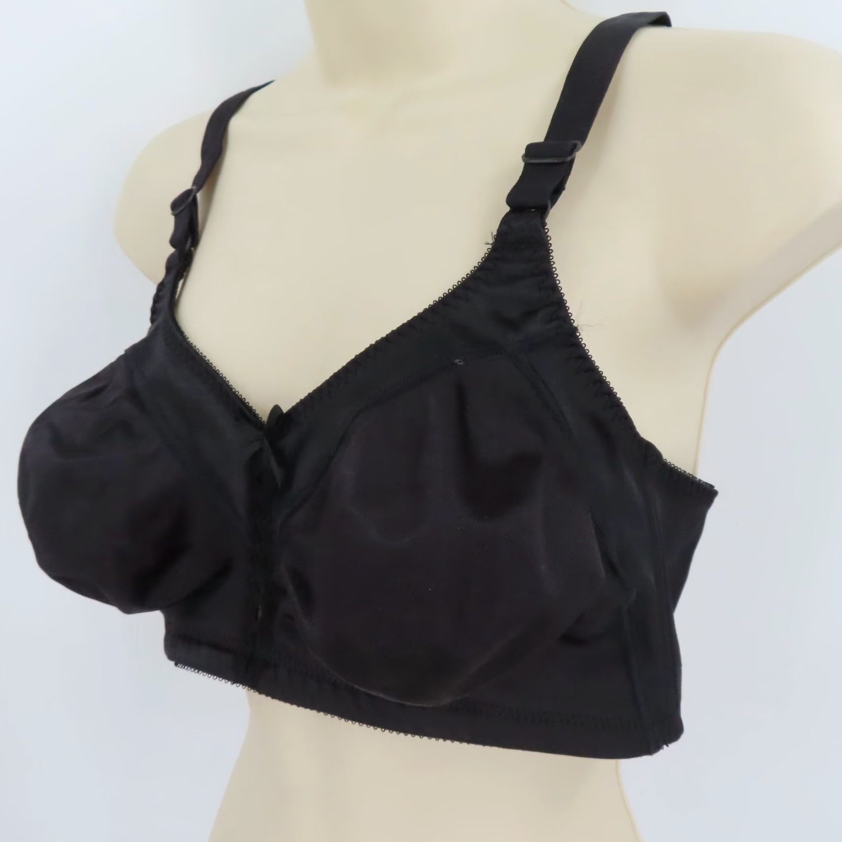 Vintage Bali Bra 38D Black Wireless Unlined Double Support 3820 T-Shirt Style Women Size ONE SIZE - 4 Thumbnail