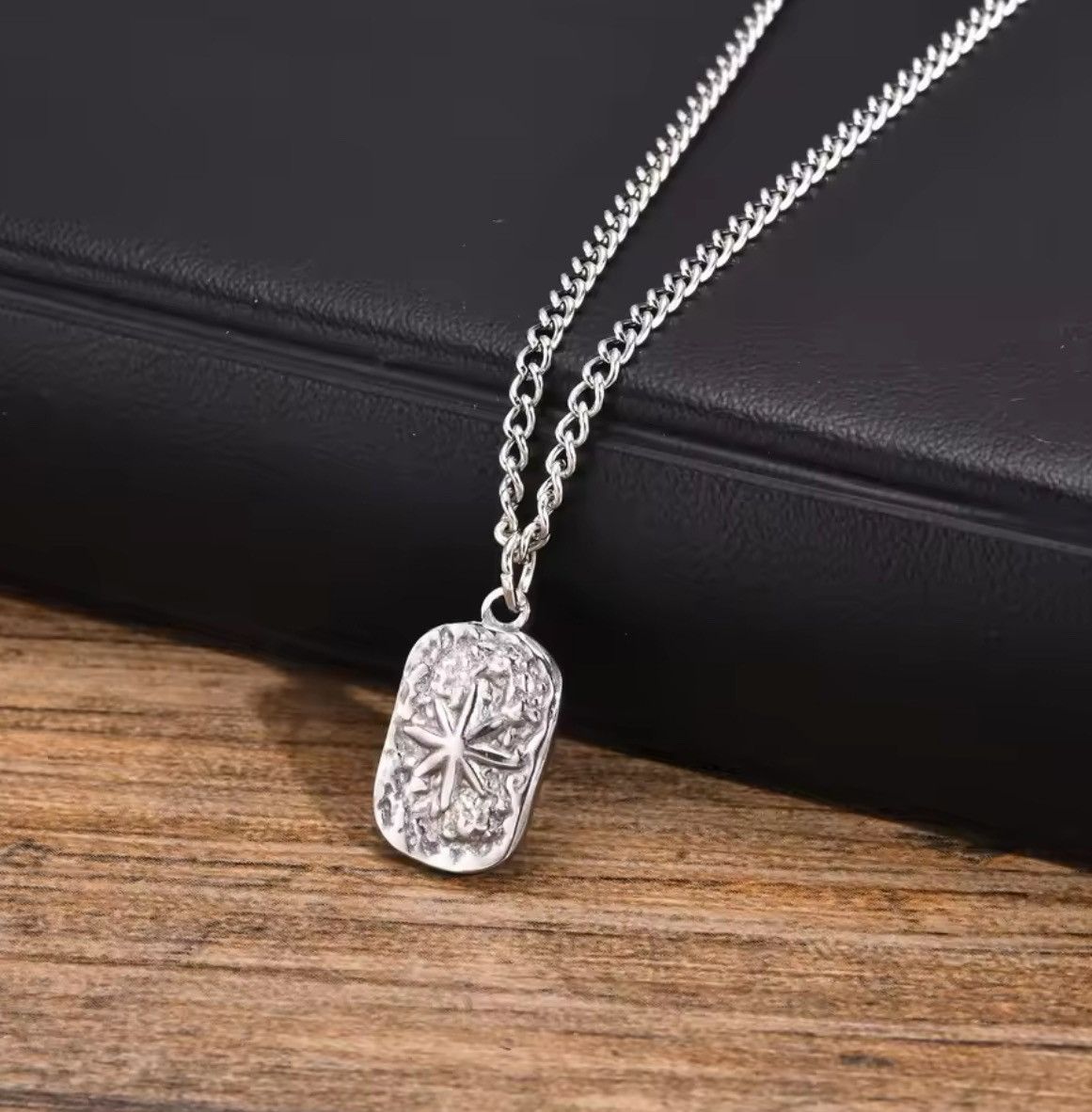 Jewelry Eight Point Star Pendant Necklace Size ONE SIZE - 1 Thumbnail