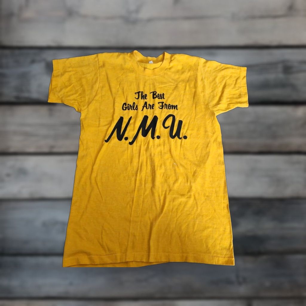 Vintage Vintage NMU Wildcats T-Shirt Unisex Small Yellow 1980s Sportswear Beach Made in USA Size US S / EU 44-46 / 1 - 1 Thumbnail