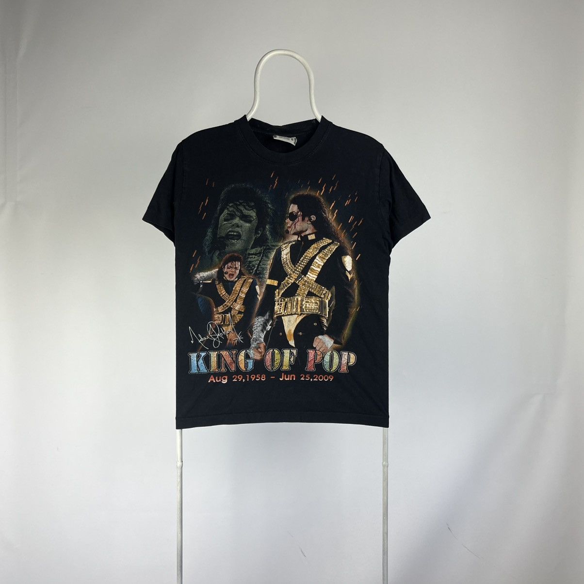 Band Tees Michael Jackson king of pop memorial Tshirt size S/M Size US S / EU 44-46 / 1 - 1 Thumbnail